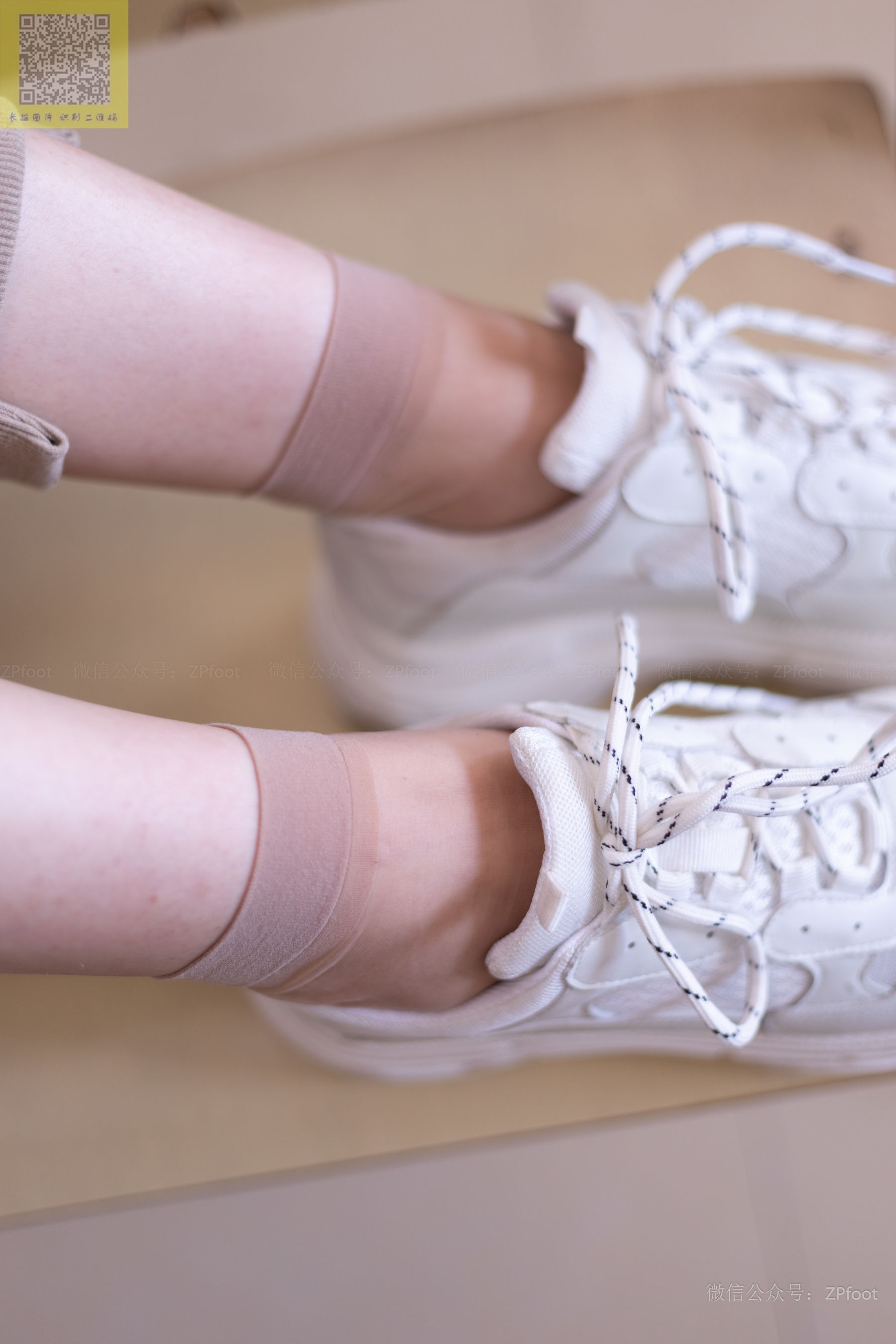 NO.286 晨晨的灰丝和运动鞋短丝-图63