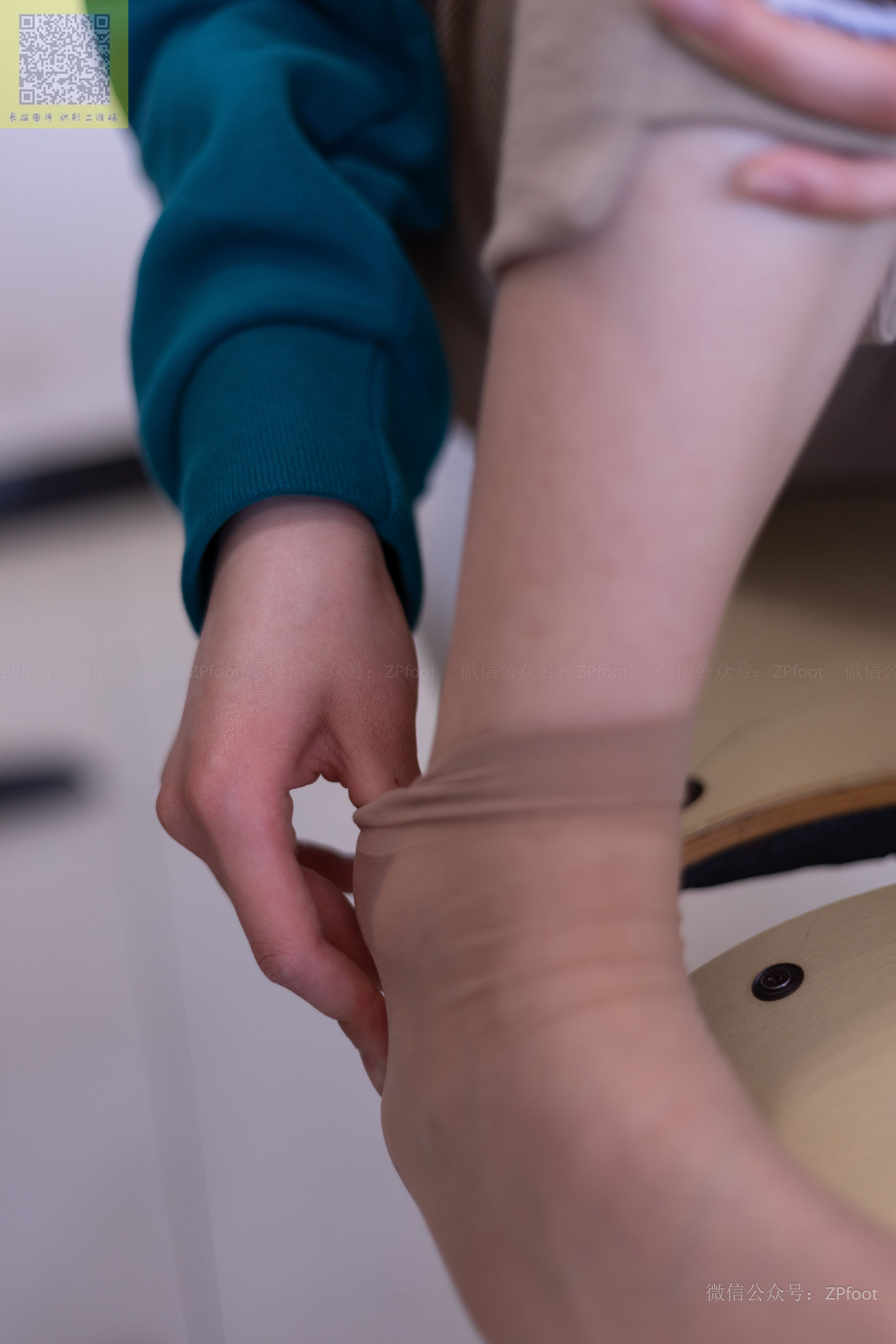 NO.286 晨晨的灰丝和运动鞋短丝-图74