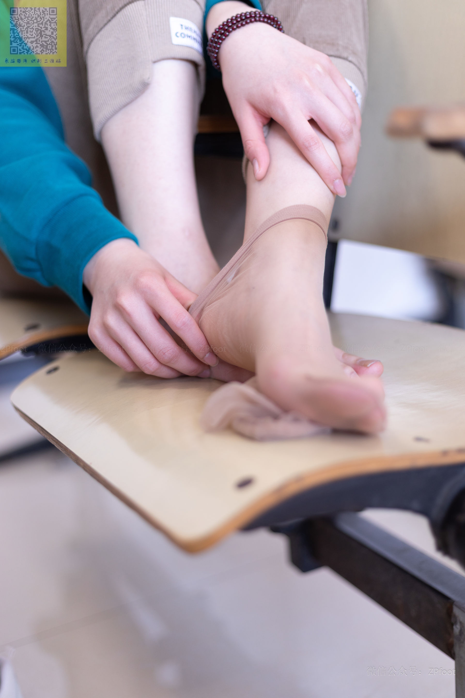 NO.286 晨晨的灰丝和运动鞋短丝-图82