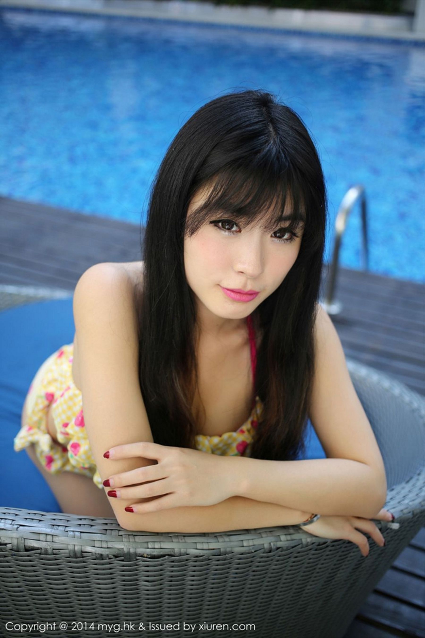 刘雪妮Verna《泰国旅拍》蕾丝睡衣+比基尼+街拍  Vol.088-图35