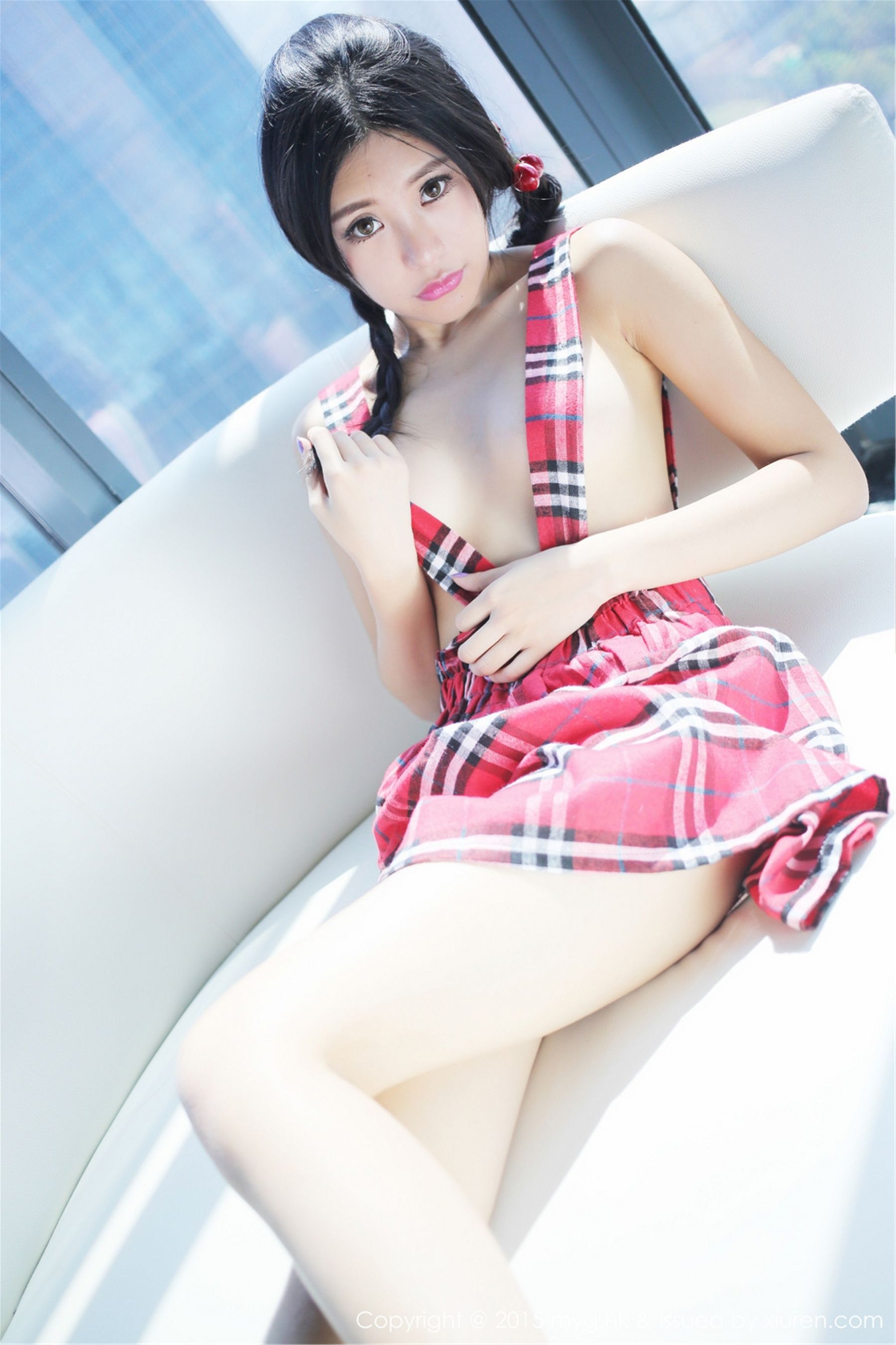 绮里嘉ula《泰国旅拍》英伦风校服+短裙+比基尼  Vol.091-图13