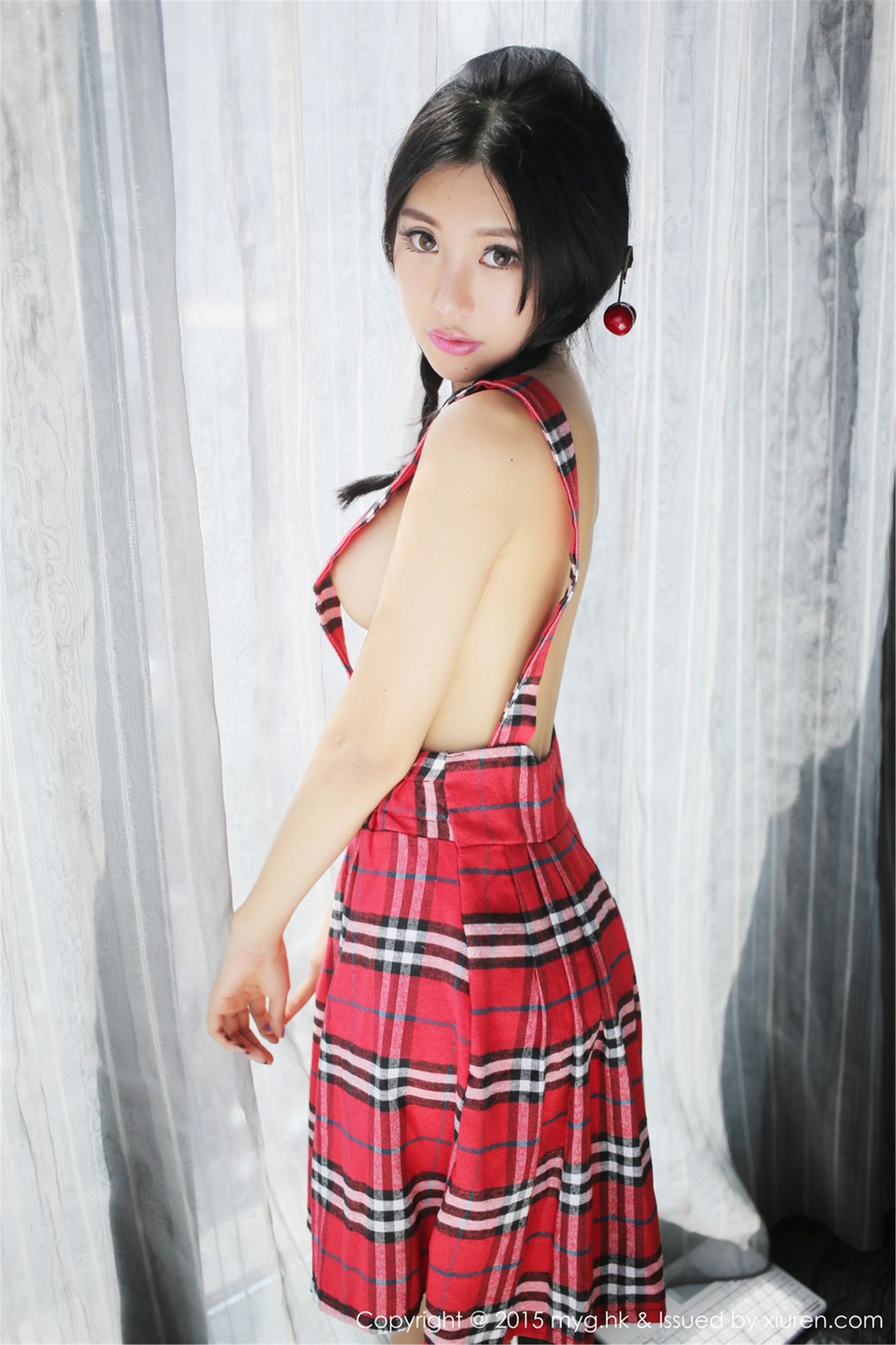 绮里嘉ula《泰国旅拍》英伦风校服+短裙+比基尼  Vol.091-图4