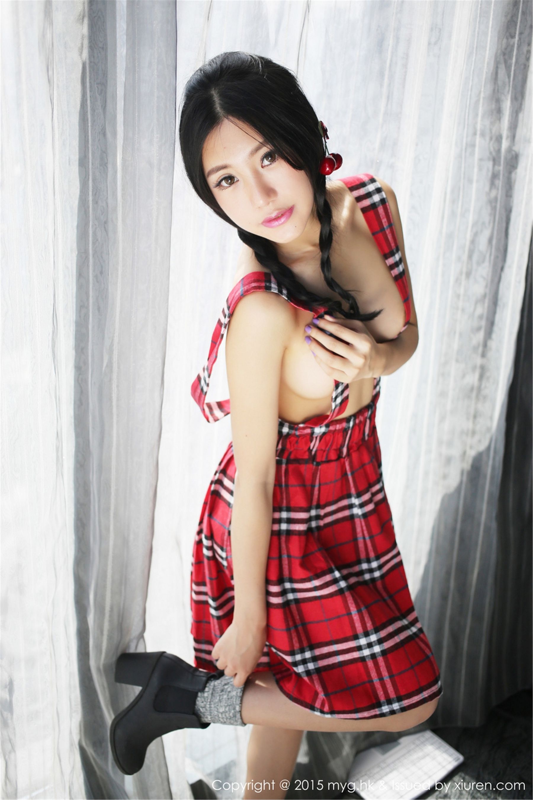 绮里嘉ula《泰国旅拍》英伦风校服+短裙+比基尼  Vol.091-图6