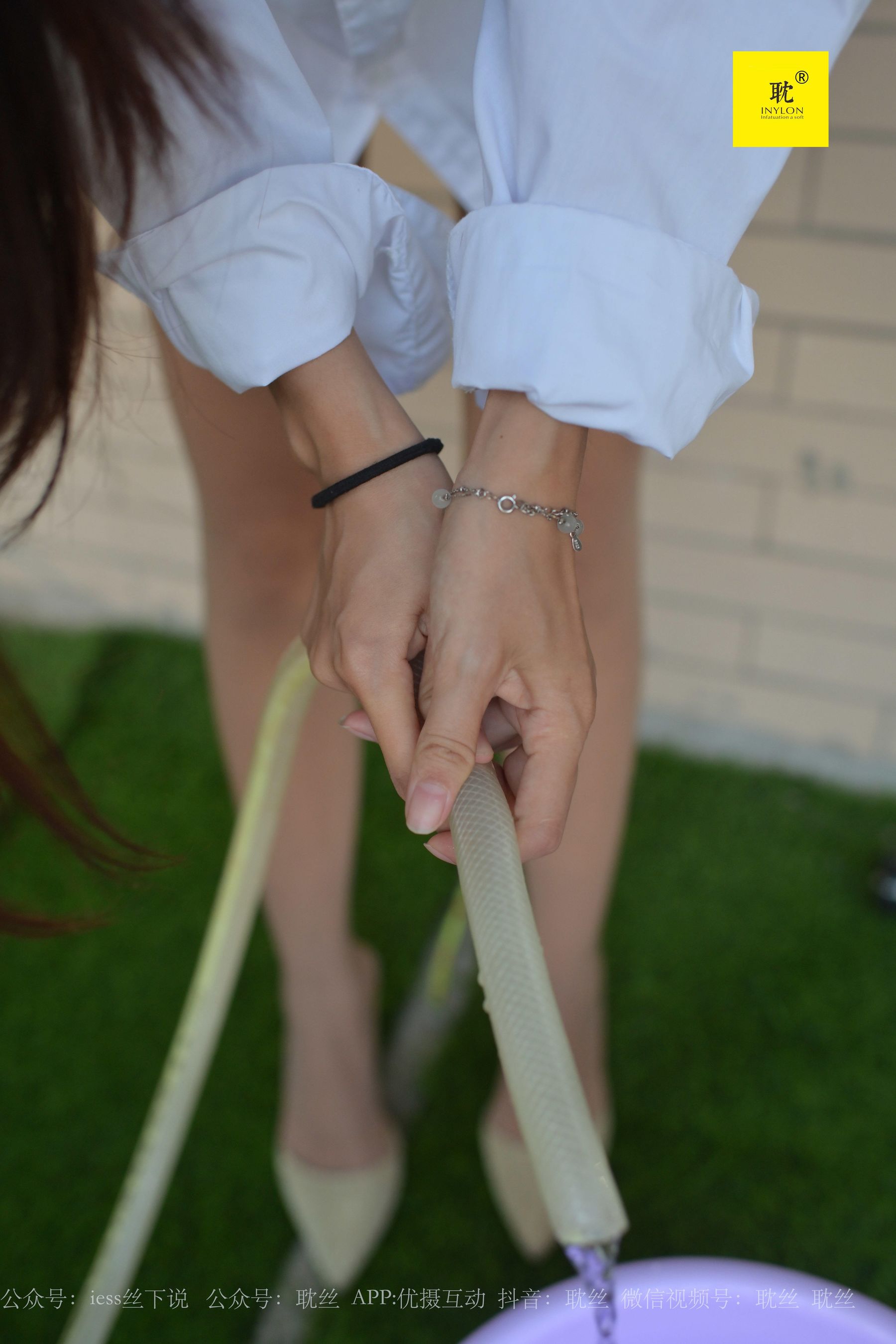 邻居家借水4 衬衫+肤色丝袜+湿水-图52