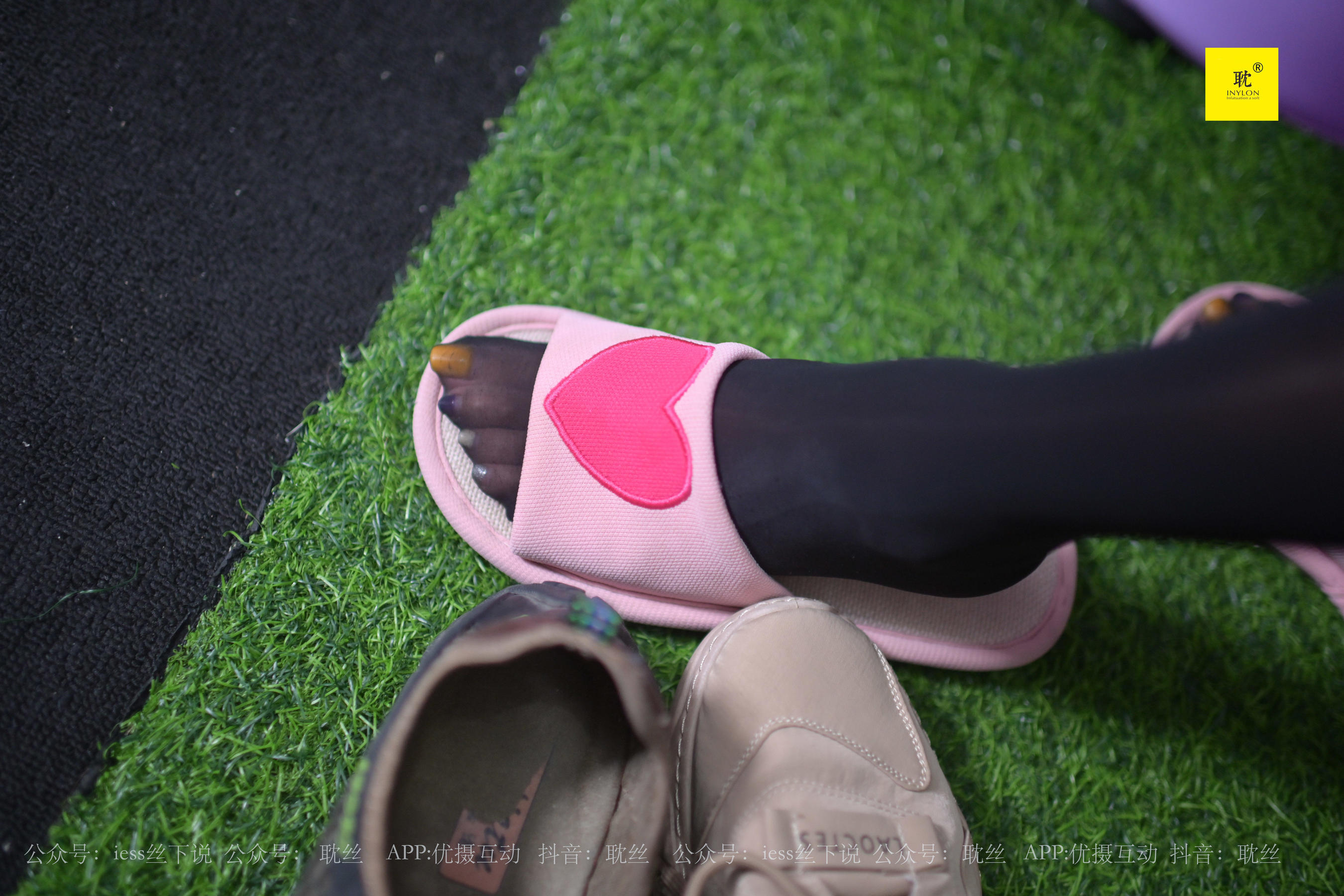 邻居家借水5 T恤+黑色亮丝+不湿水-图89