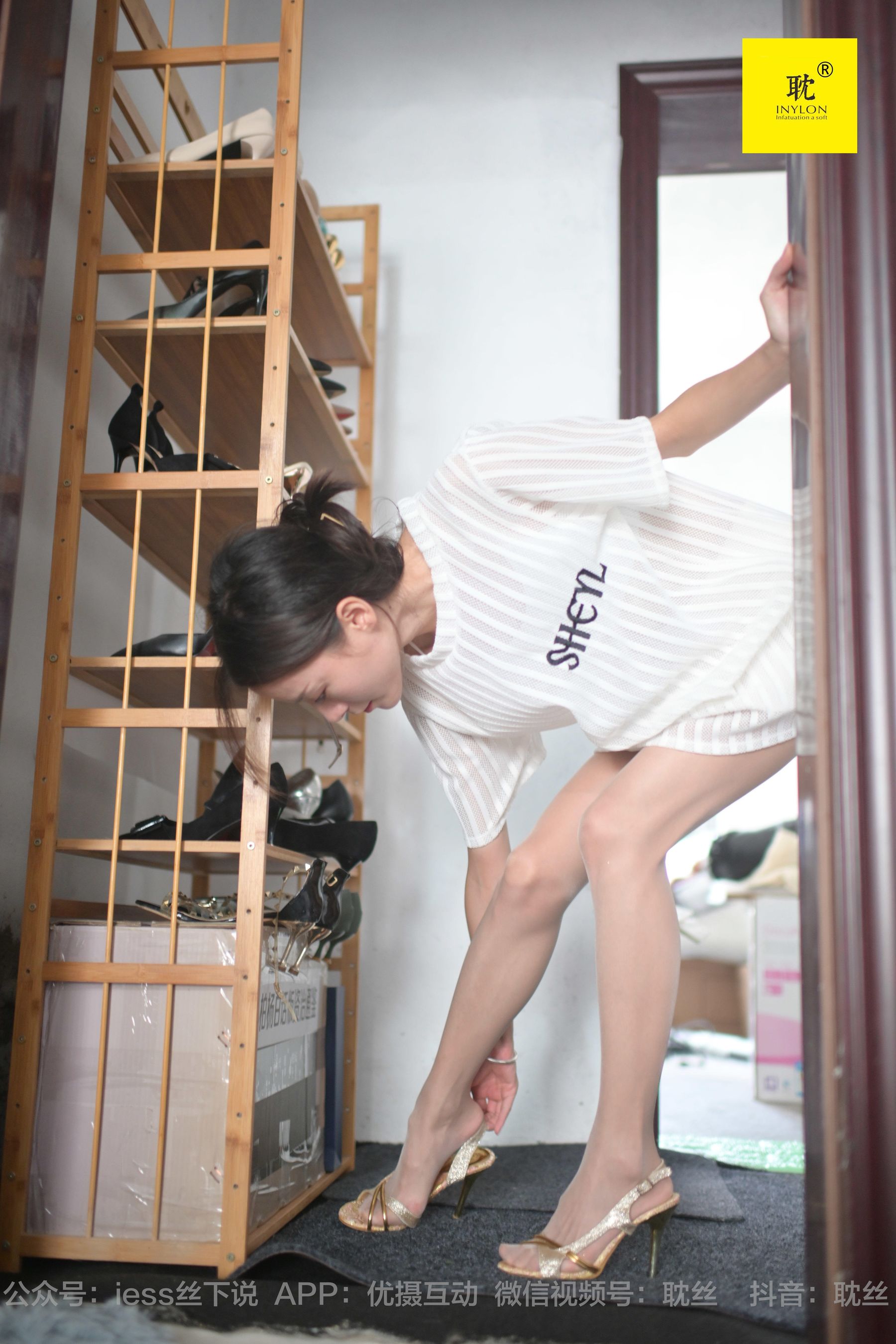 第N种幻想 孤单的周末② 小六 小裙子+鱼嘴鞋+脱鞋玩水-图29