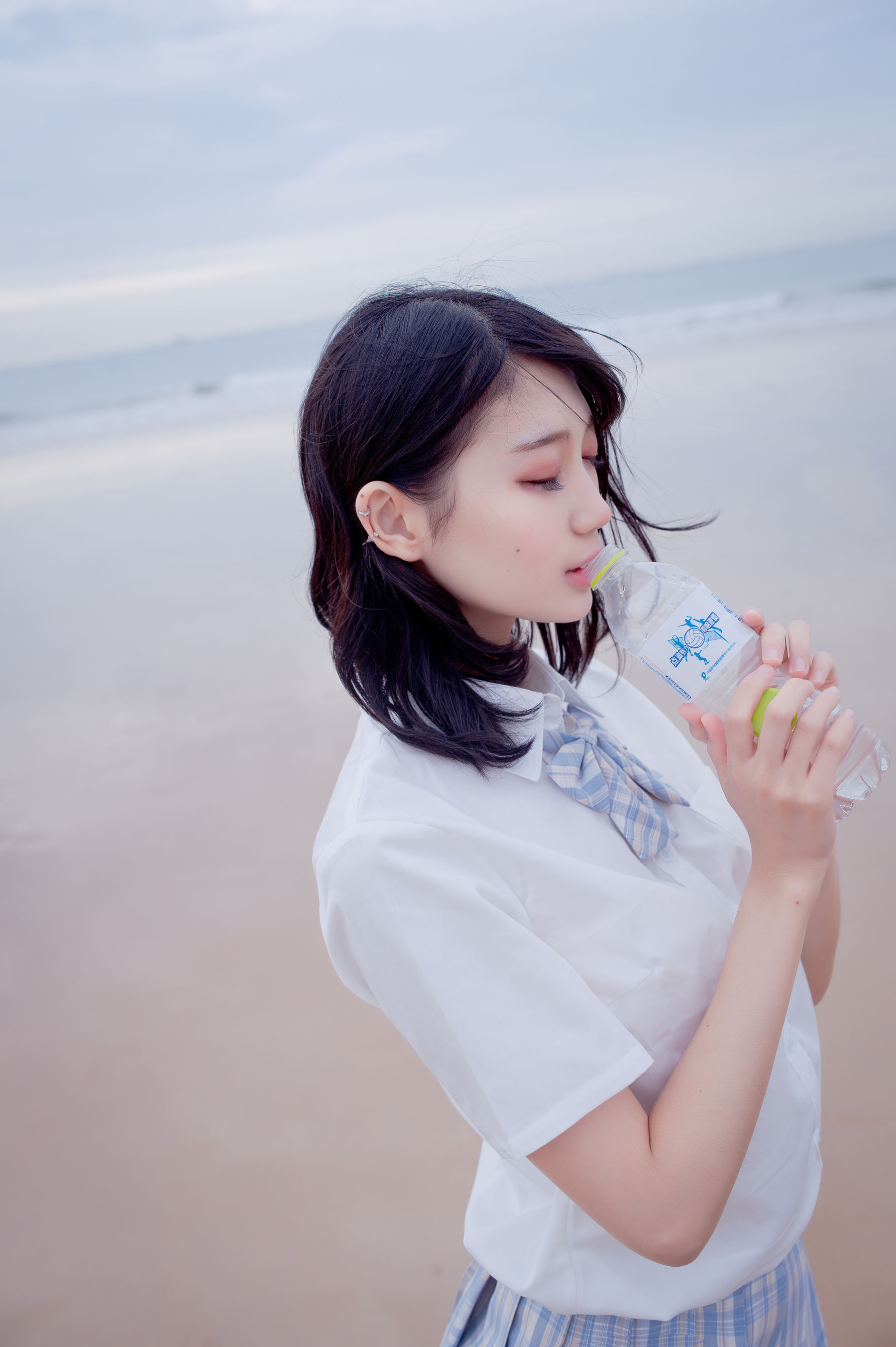 周叽是可爱兔兔 - 海边jk-图1