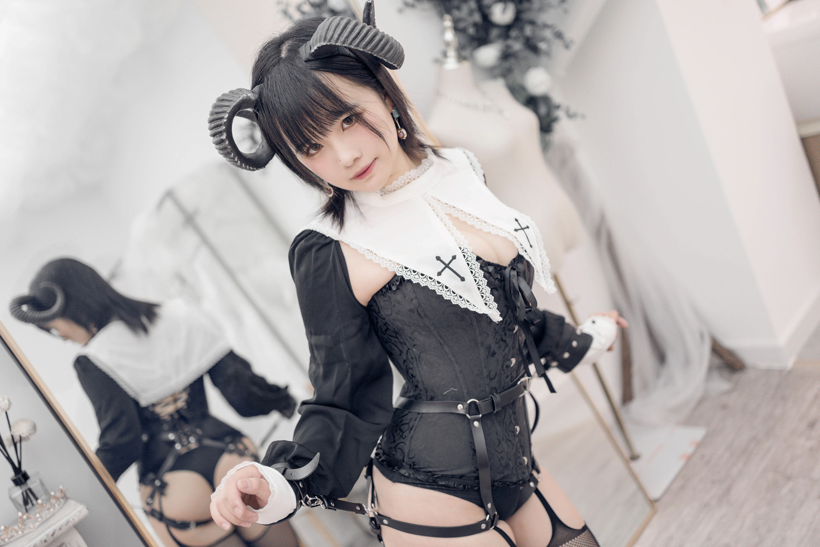 阿半今天很开心 - 束缚恶魔-图0