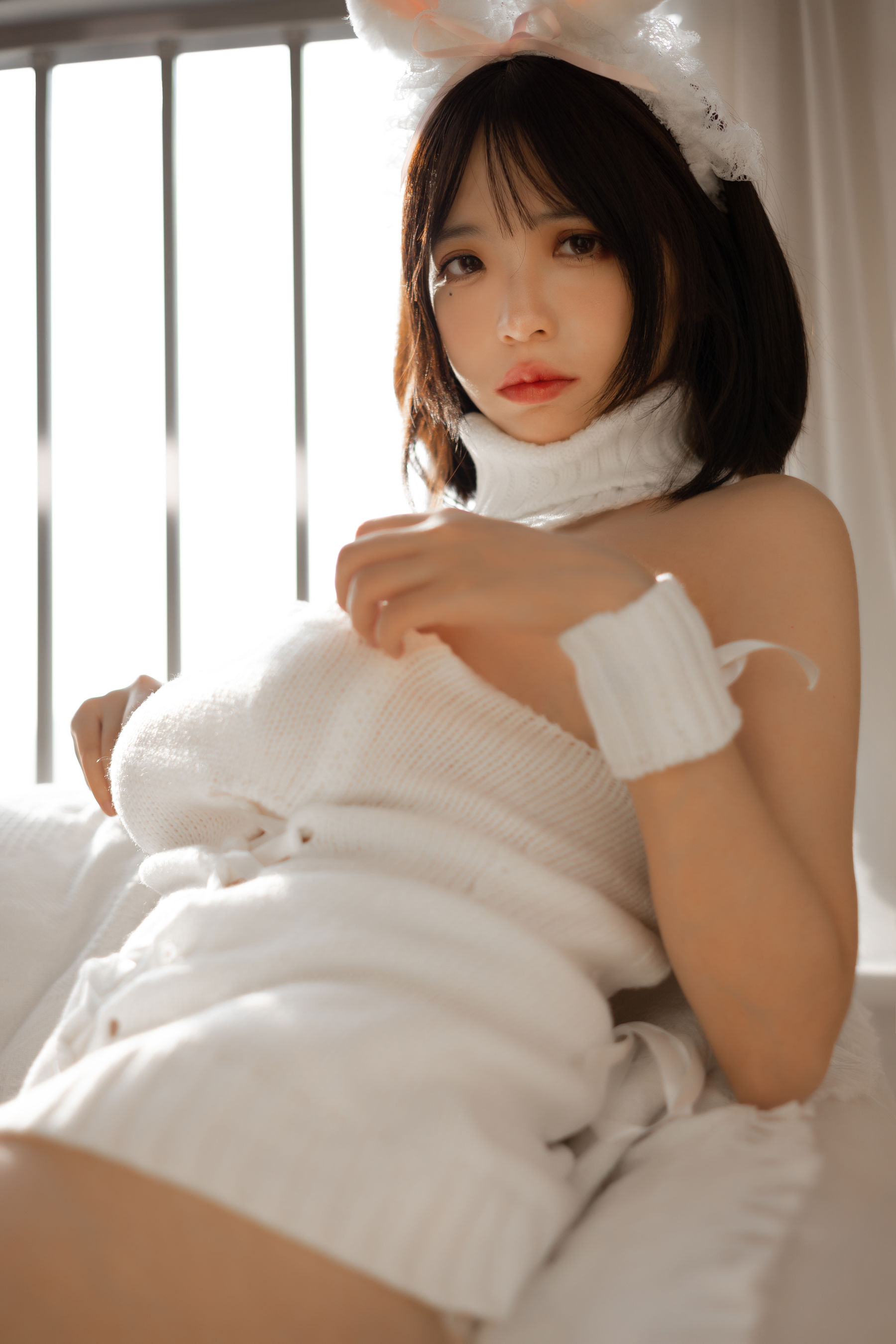 疯猫ss - 白色毛衣-图1