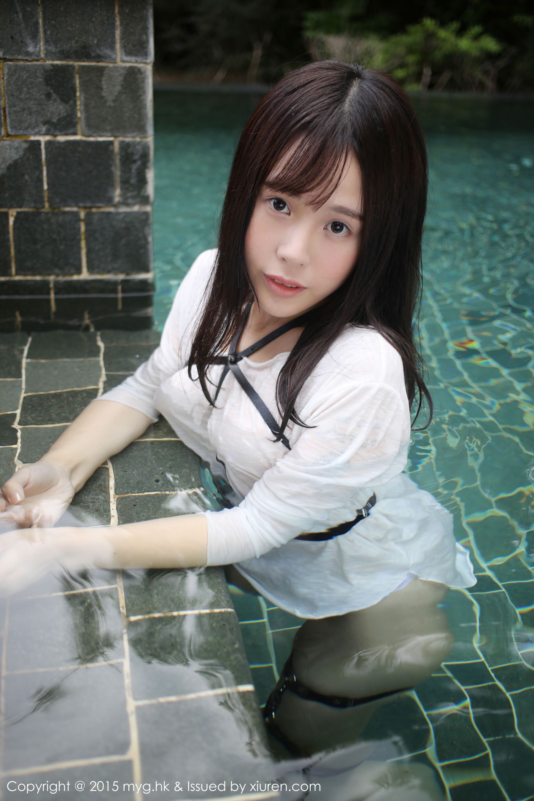 Evelyn艾莉《黑丝吊袜+泳池湿身》  Vol.170-图10