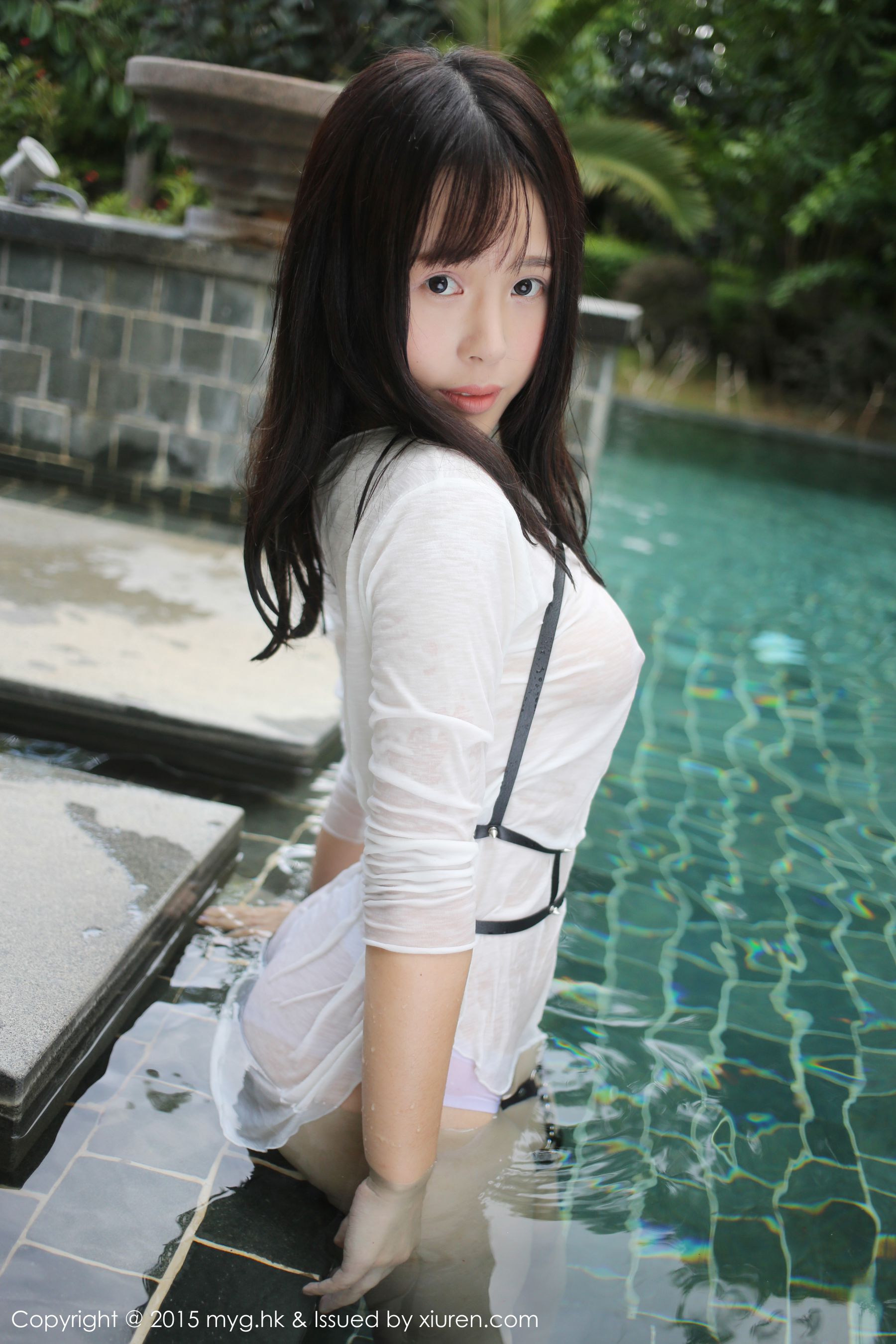 Evelyn艾莉《黑丝吊袜+泳池湿身》  Vol.170-图14