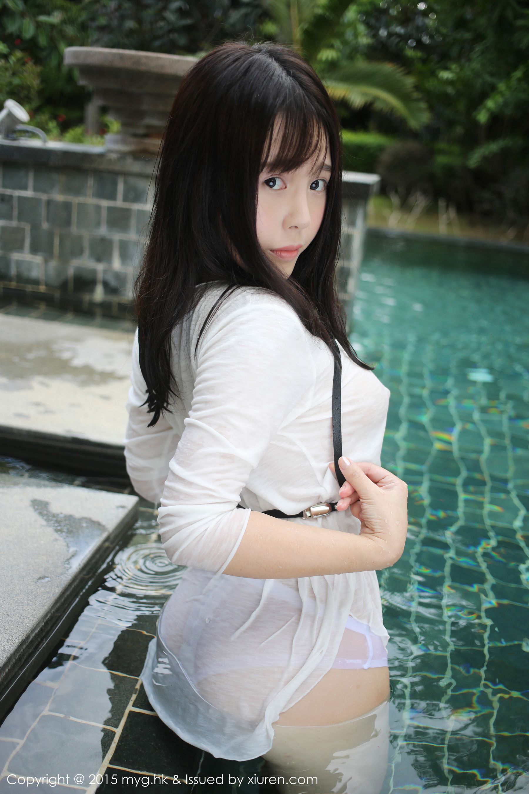 Evelyn艾莉《黑丝吊袜+泳池湿身》  Vol.170-图15