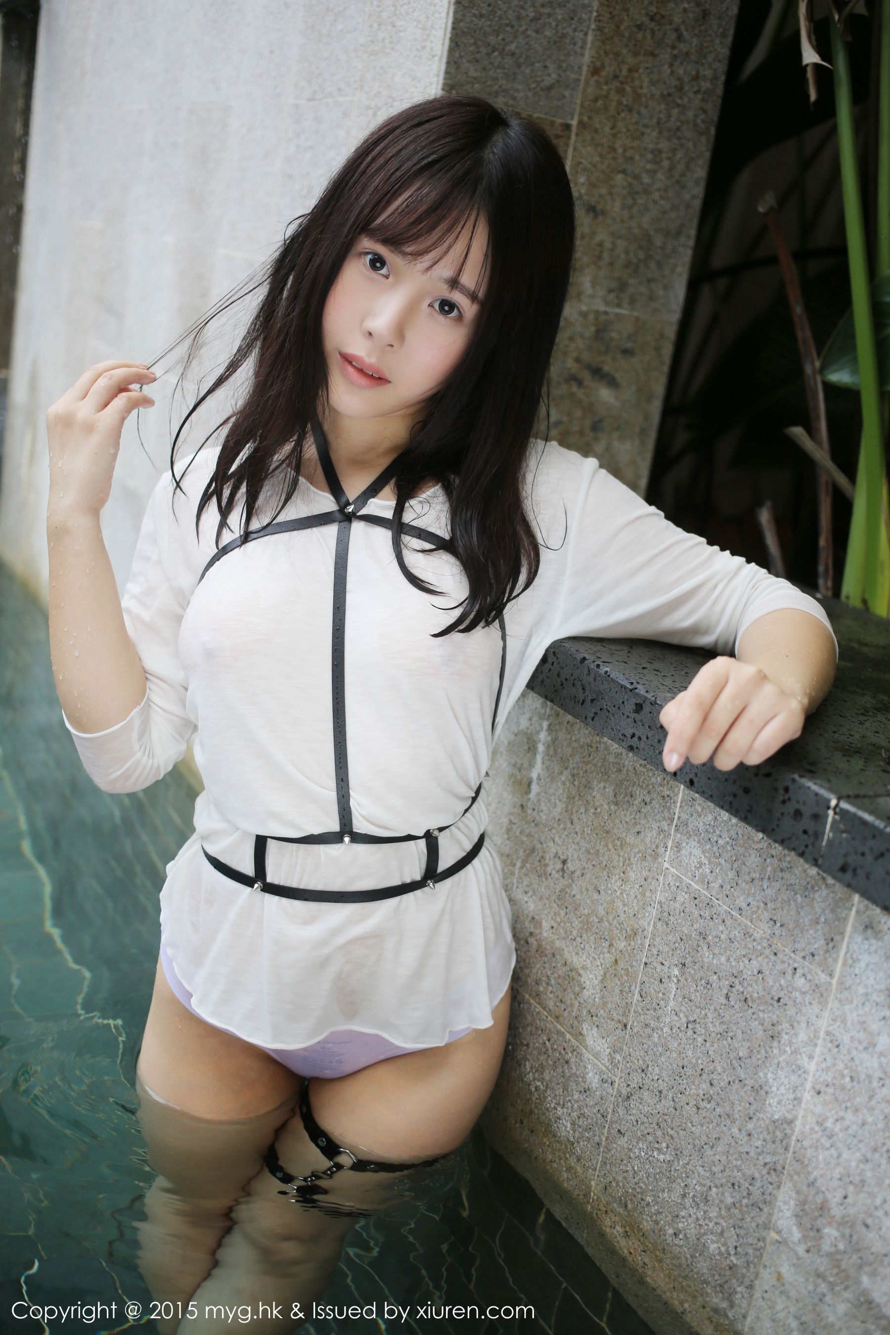 Evelyn艾莉《黑丝吊袜+泳池湿身》  Vol.170-图26