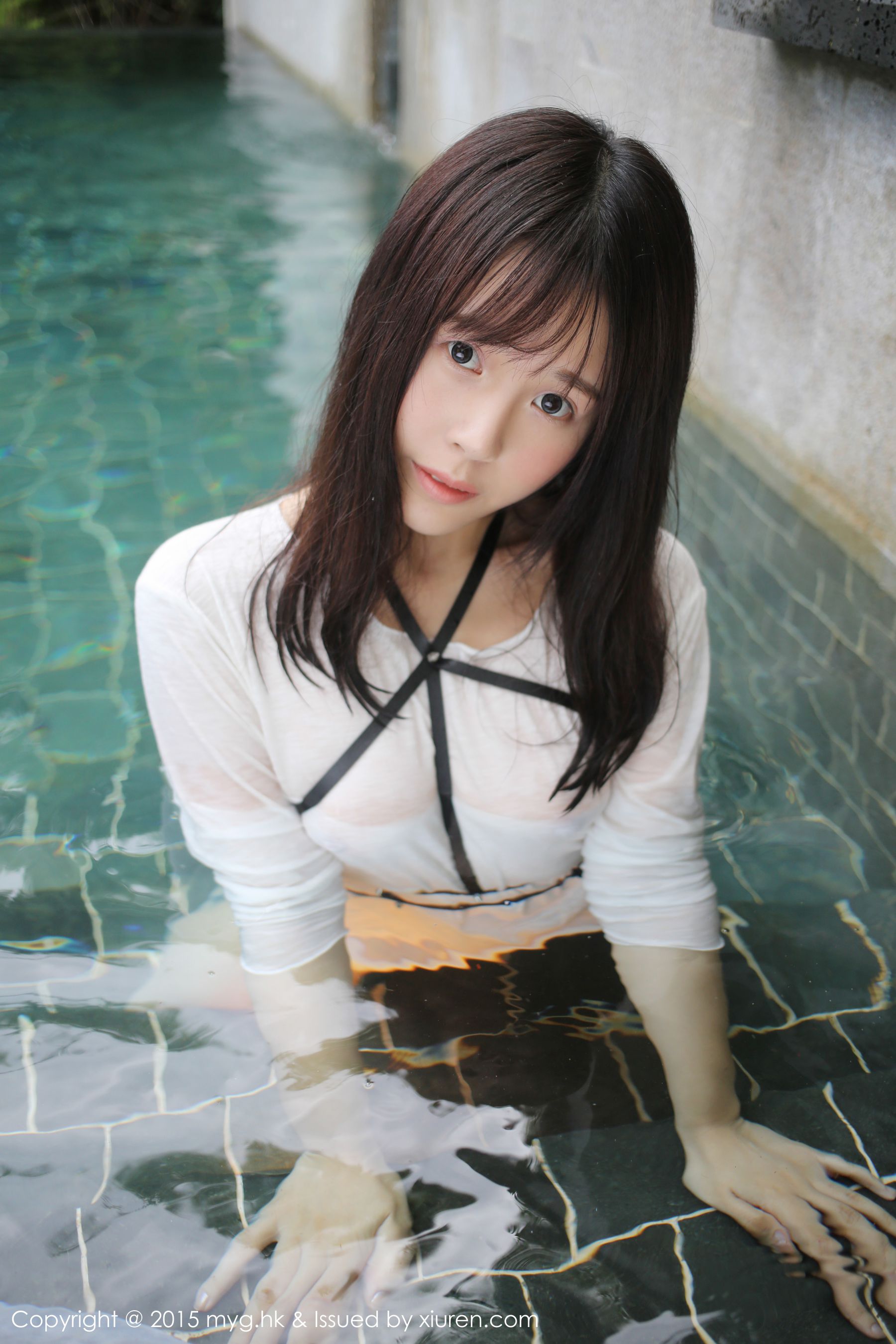 Evelyn艾莉《黑丝吊袜+泳池湿身》  Vol.170-图30