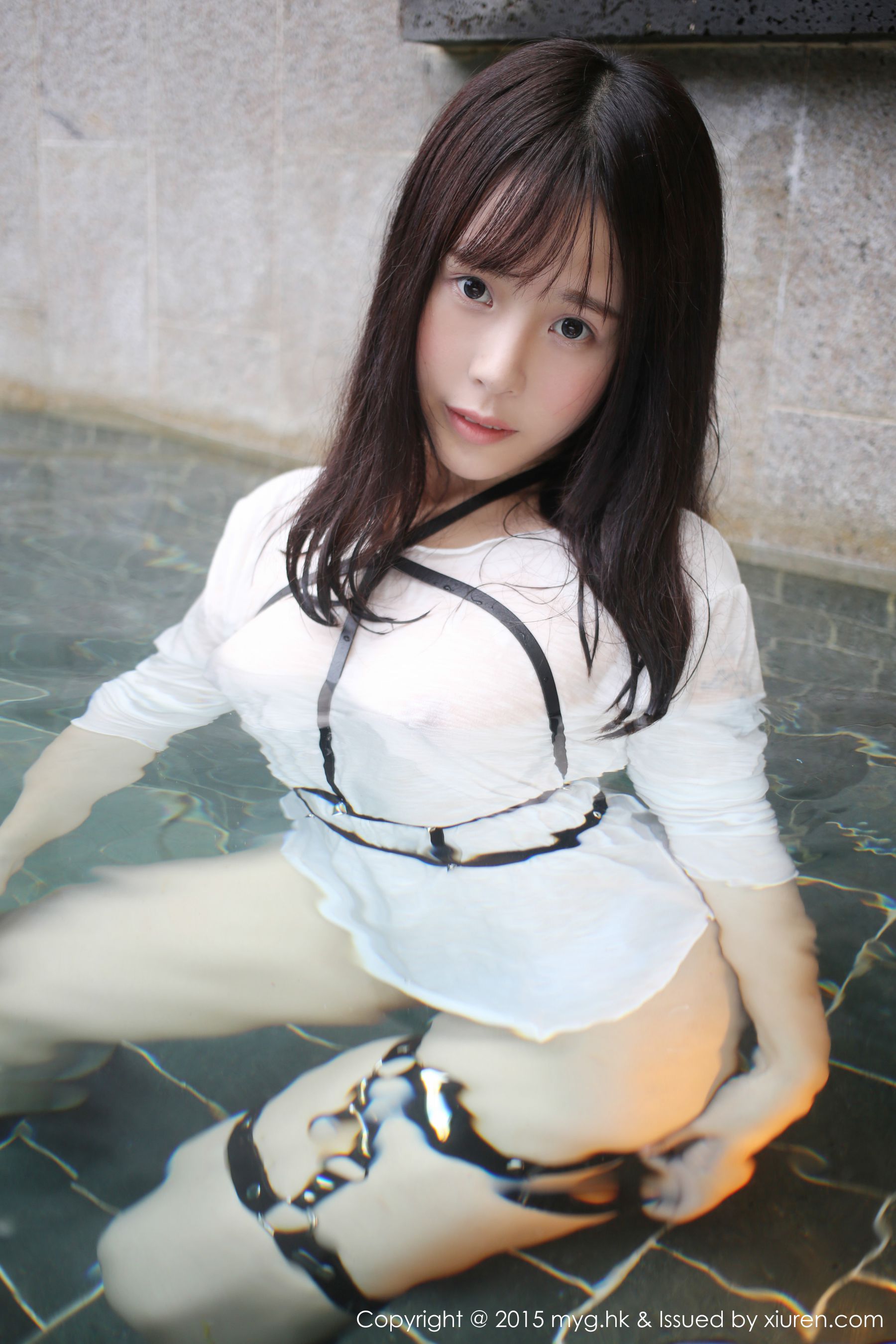 Evelyn艾莉《黑丝吊袜+泳池湿身》  Vol.170-图31