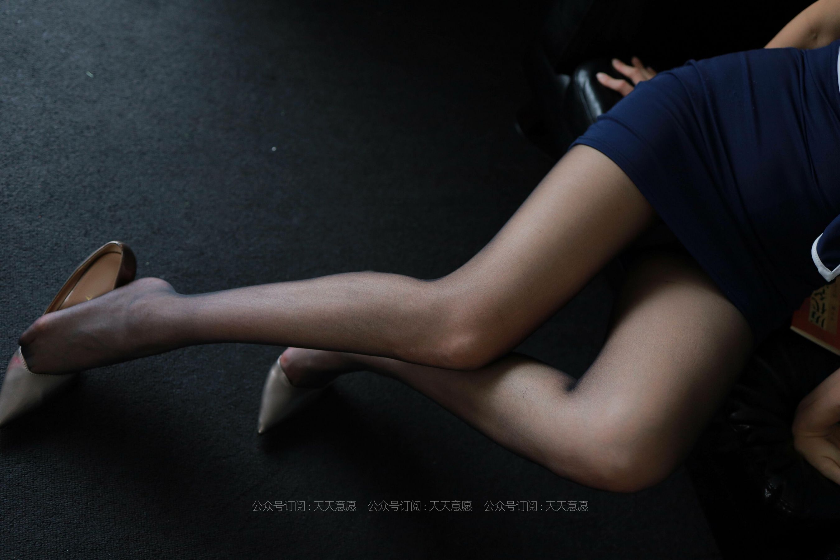 丝享家 802：羽西《沙发上的黑丝》-图28