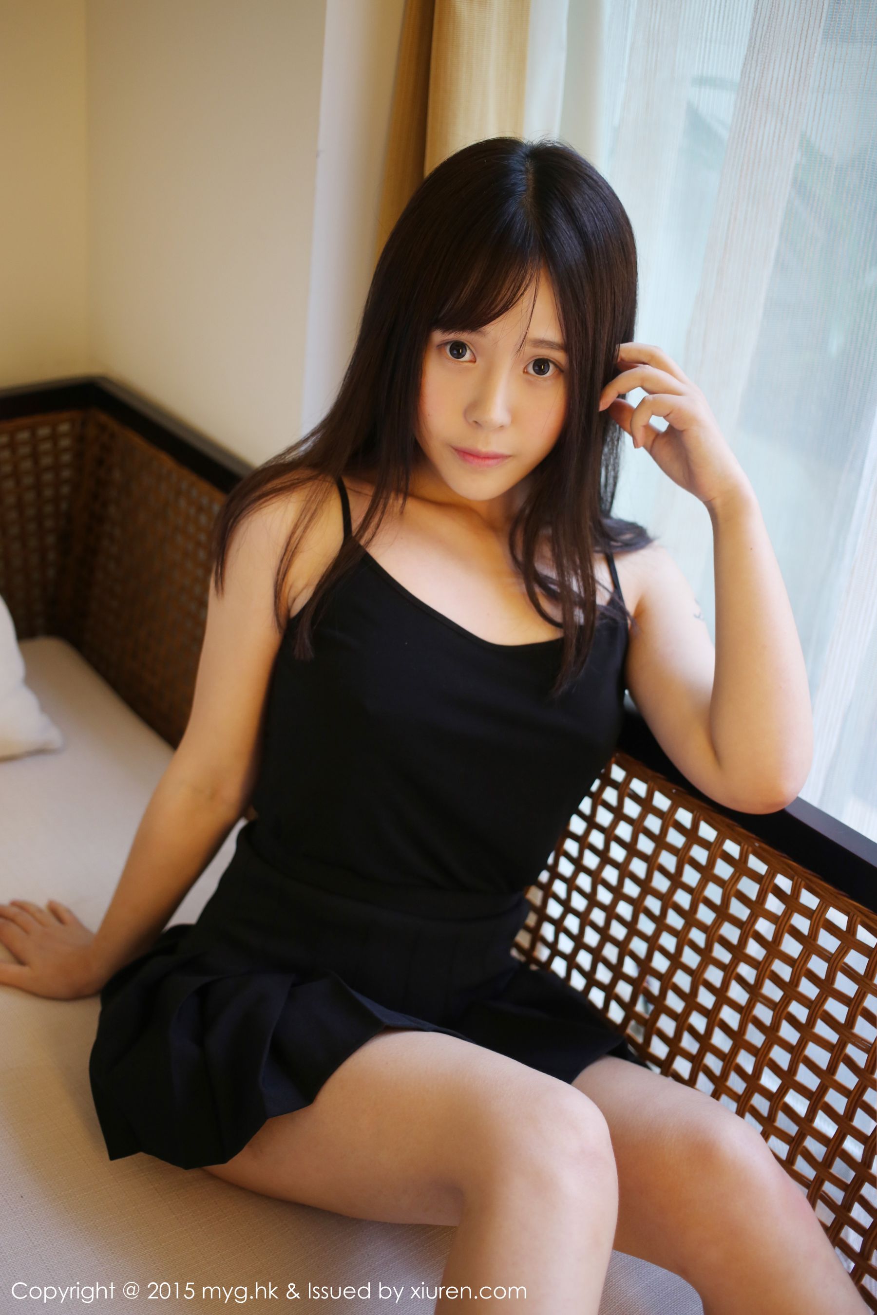 Evelyn艾莉《迷你短裙诱惑+白丝旗袍》  Vol.173-图1