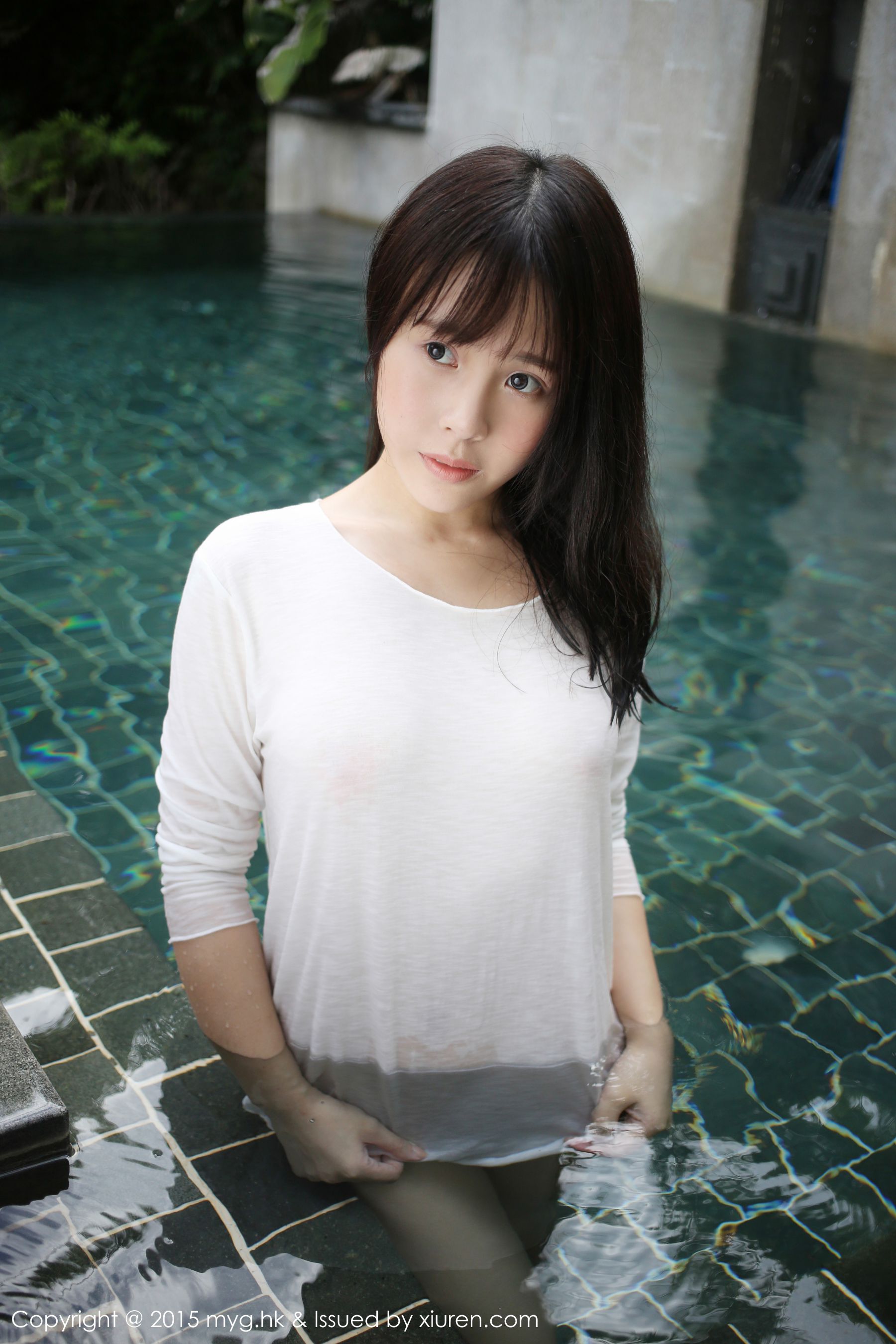 Evelyn艾莉《泳池湿身》  Vol.180-图0