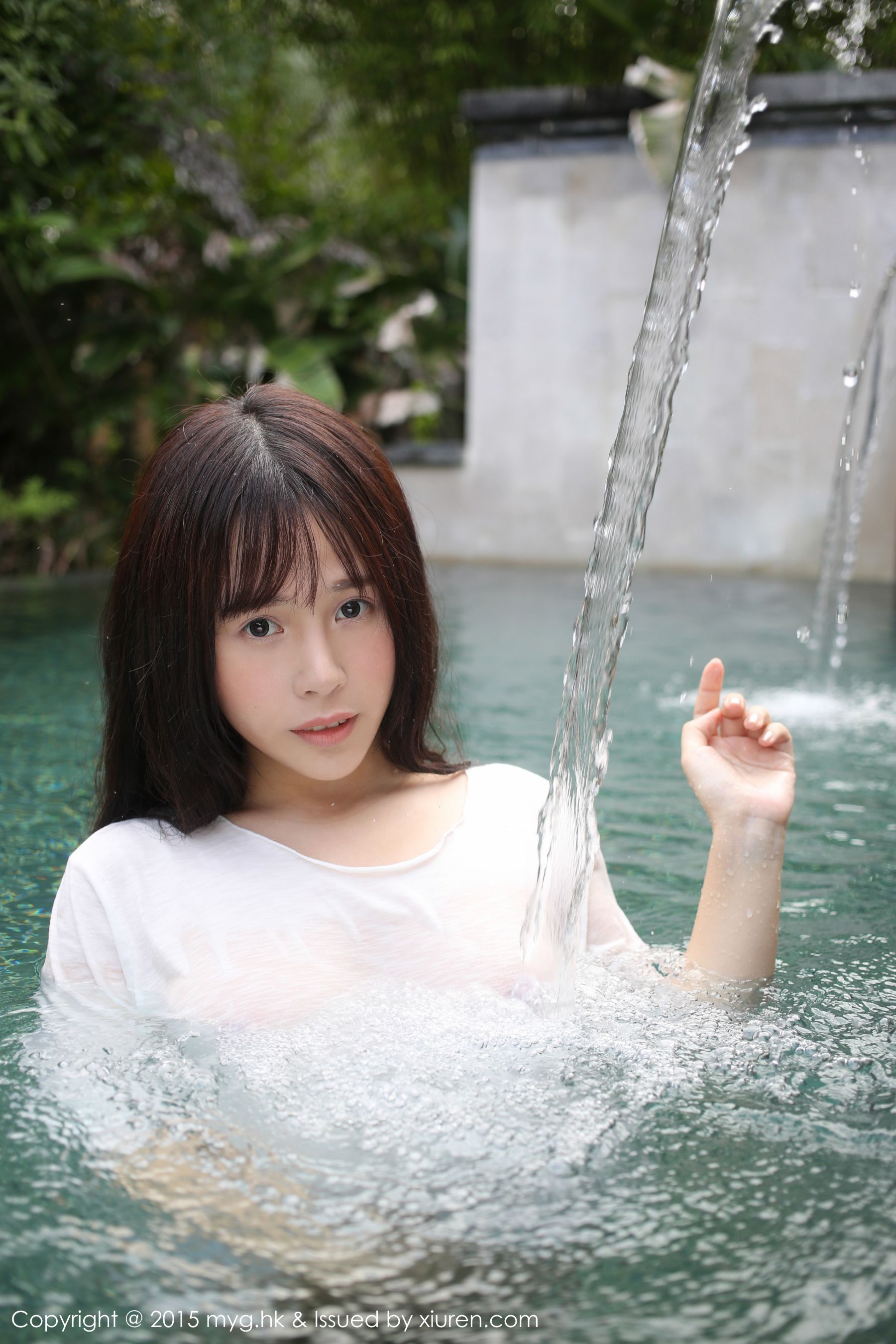 Evelyn艾莉《泳池湿身》  Vol.180-图32
