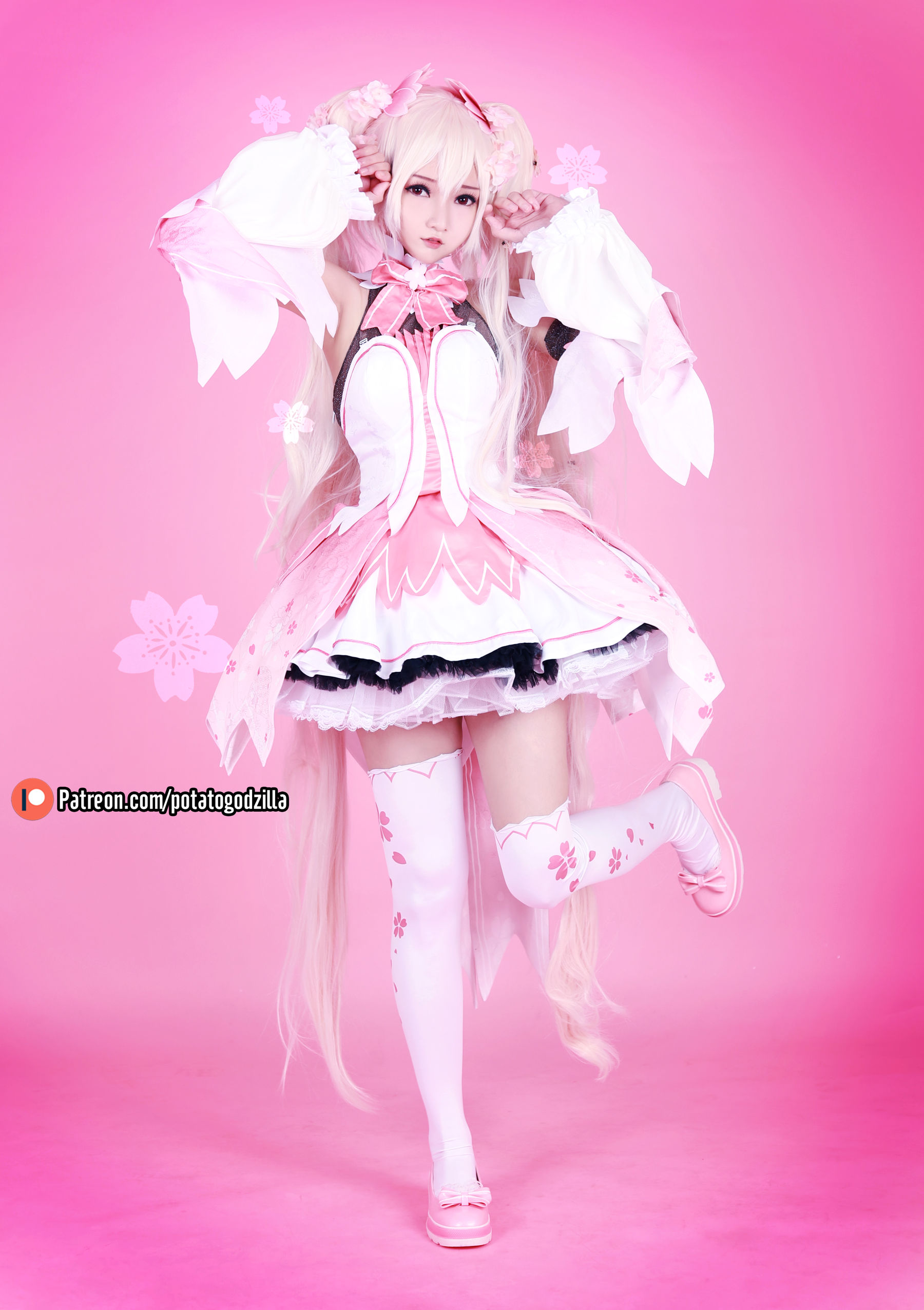 Coser小姐姐Potato Godzilla - Sakura Miku-图2