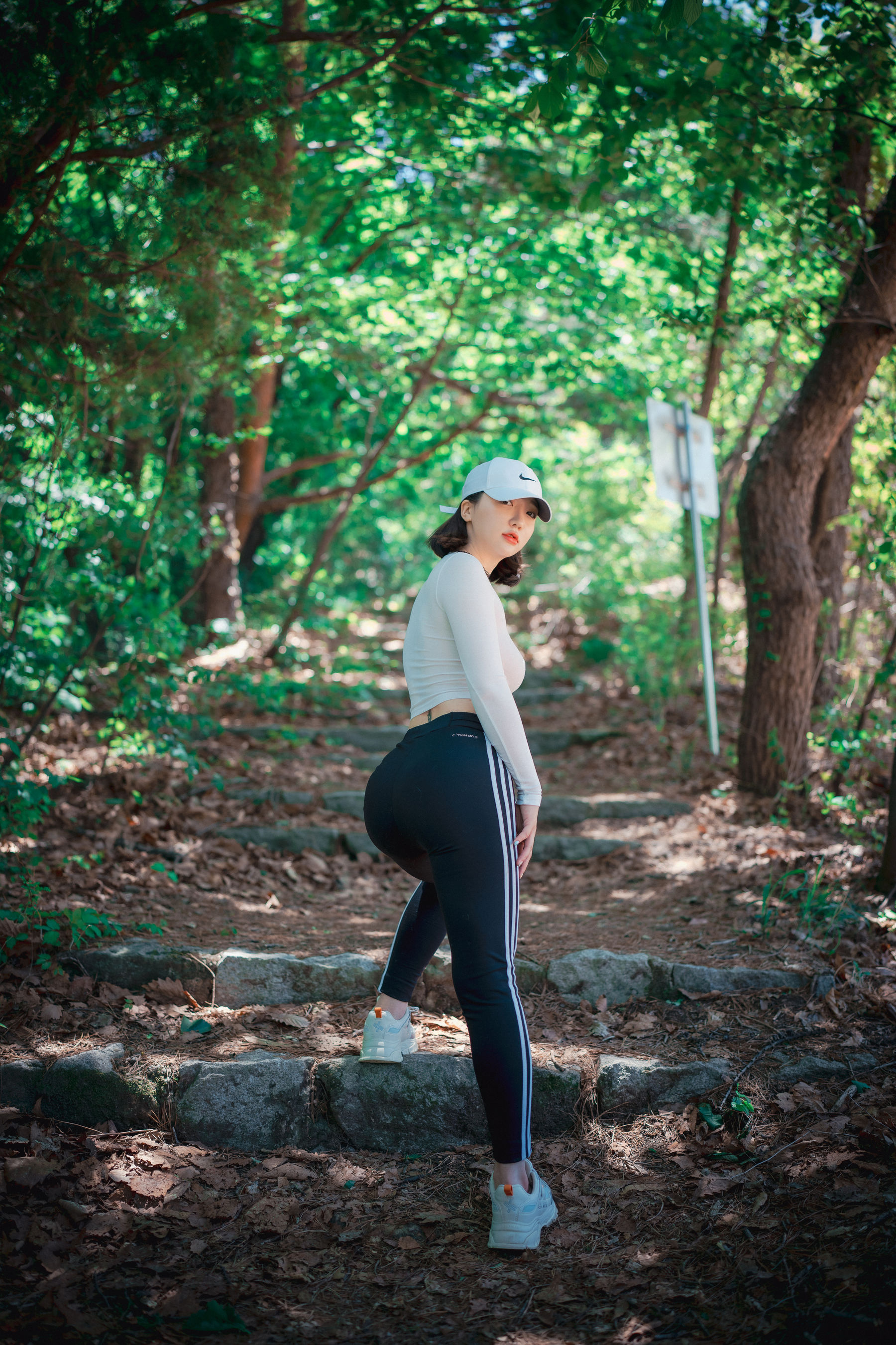 Yeeun - Naughty Trekking 写真套图-图127