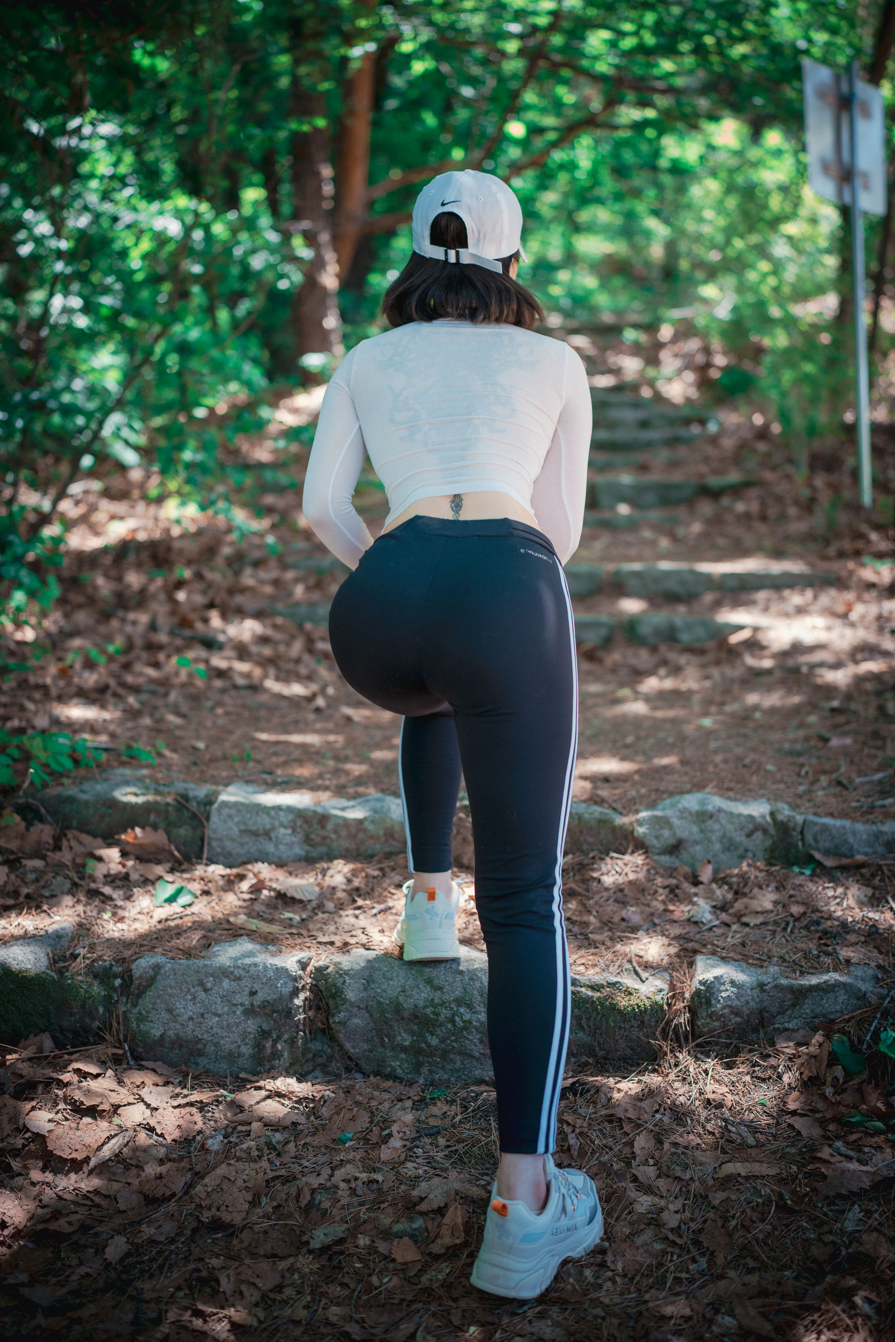 Yeeun - Naughty Trekking 写真套图-图128