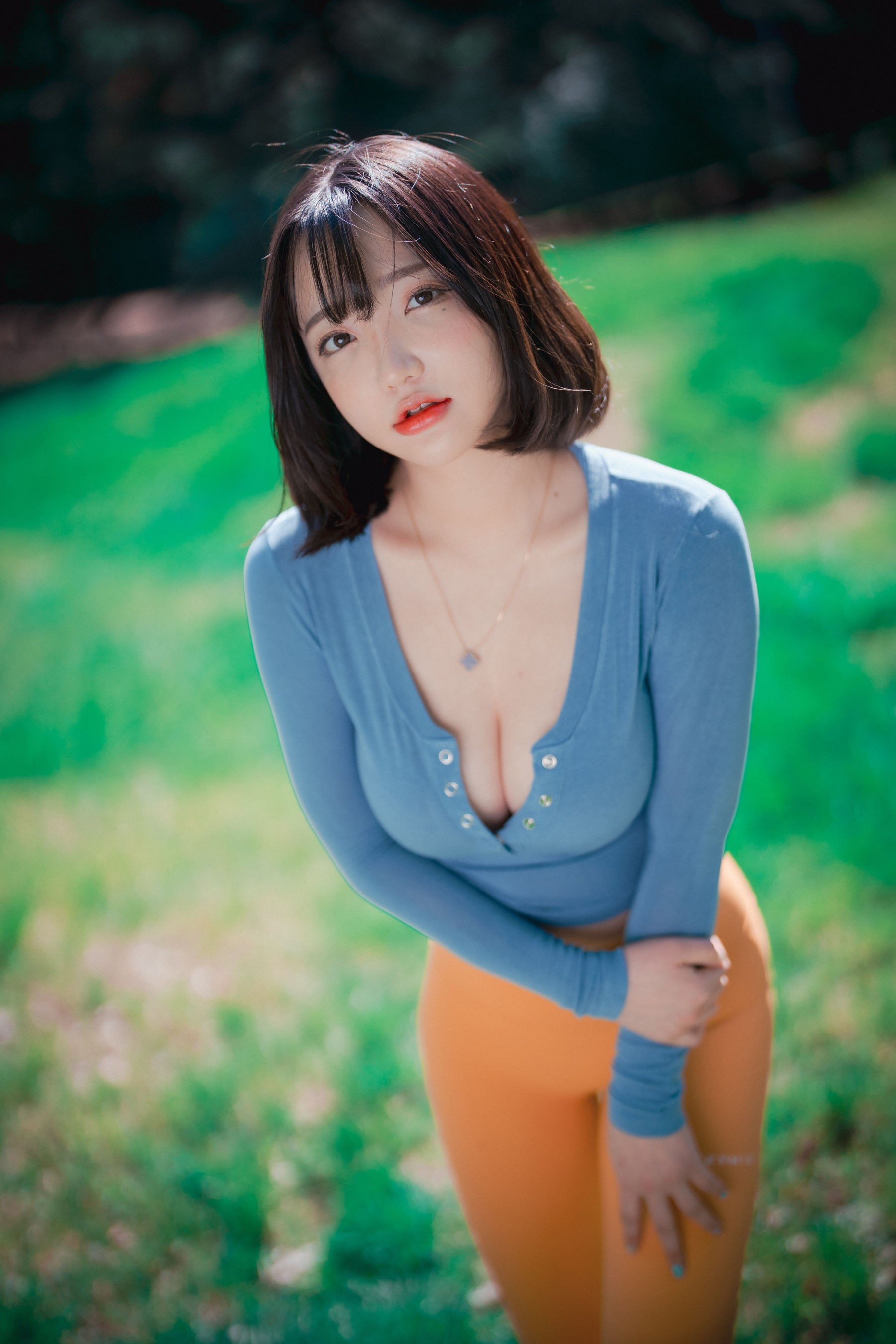Yeeun - Naughty Trekking 写真套图-图4