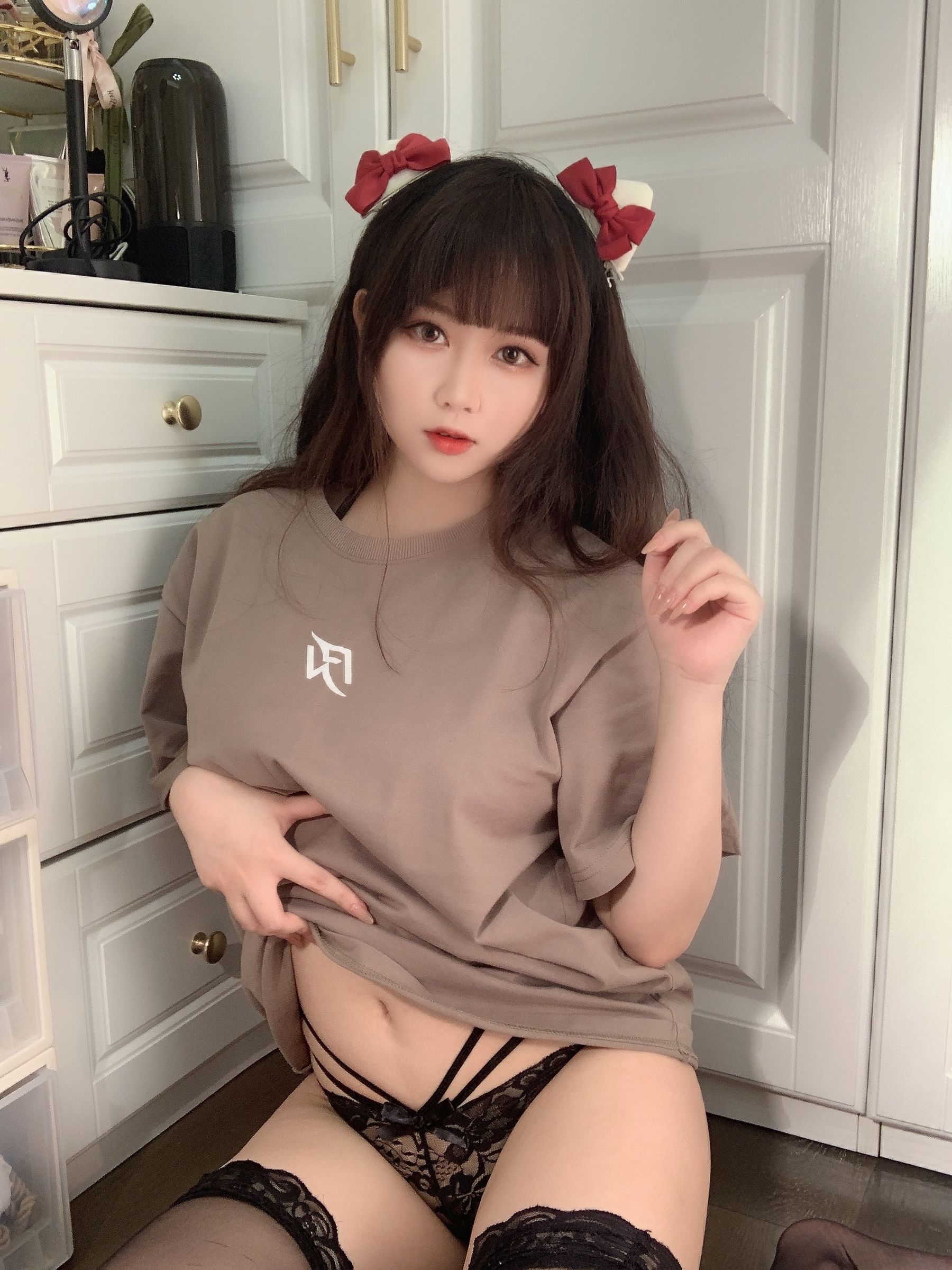 蜜桃少女是依酱呀 - T恤底下-图10