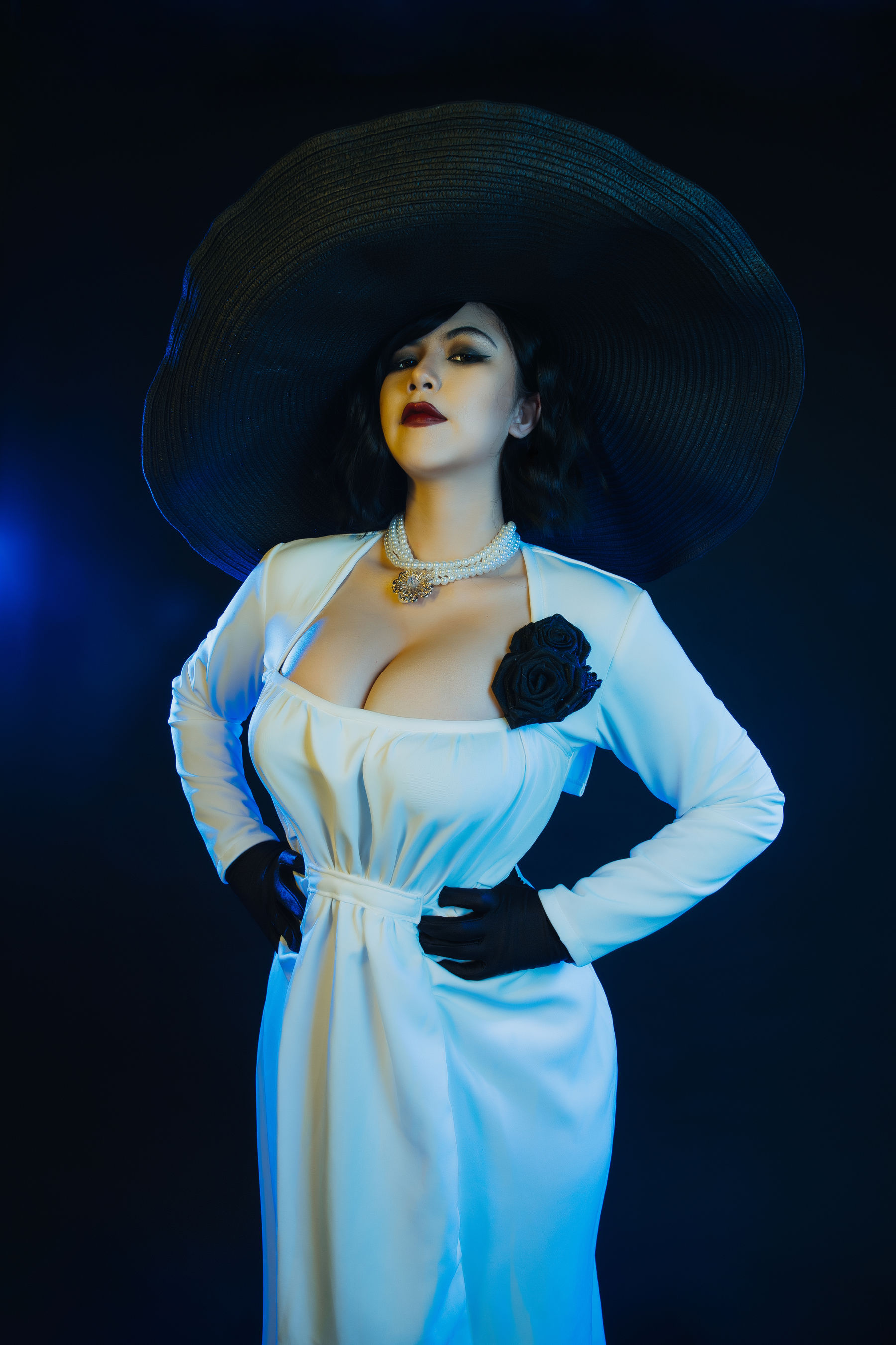 Uy Uy - Lady Dimitrescu-图0