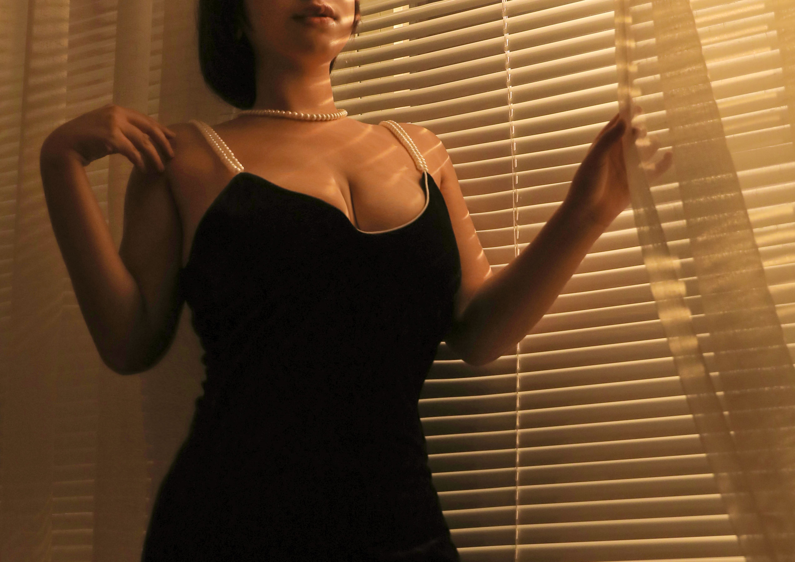 动漫博主穆零Mu0 - 港风黑色小吊带-图2