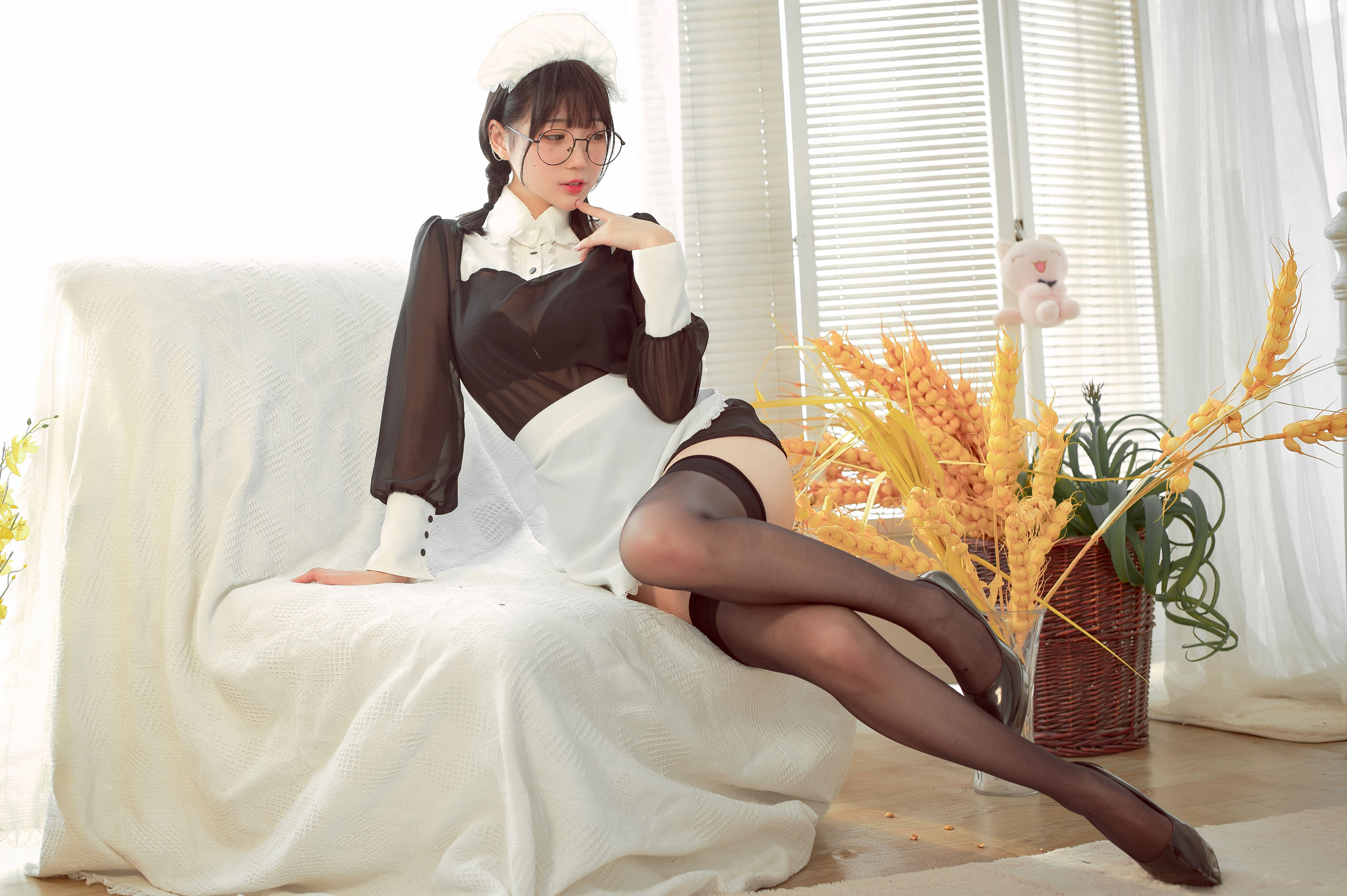 周叽是可爱兔兔 - 眼镜女仆-图0