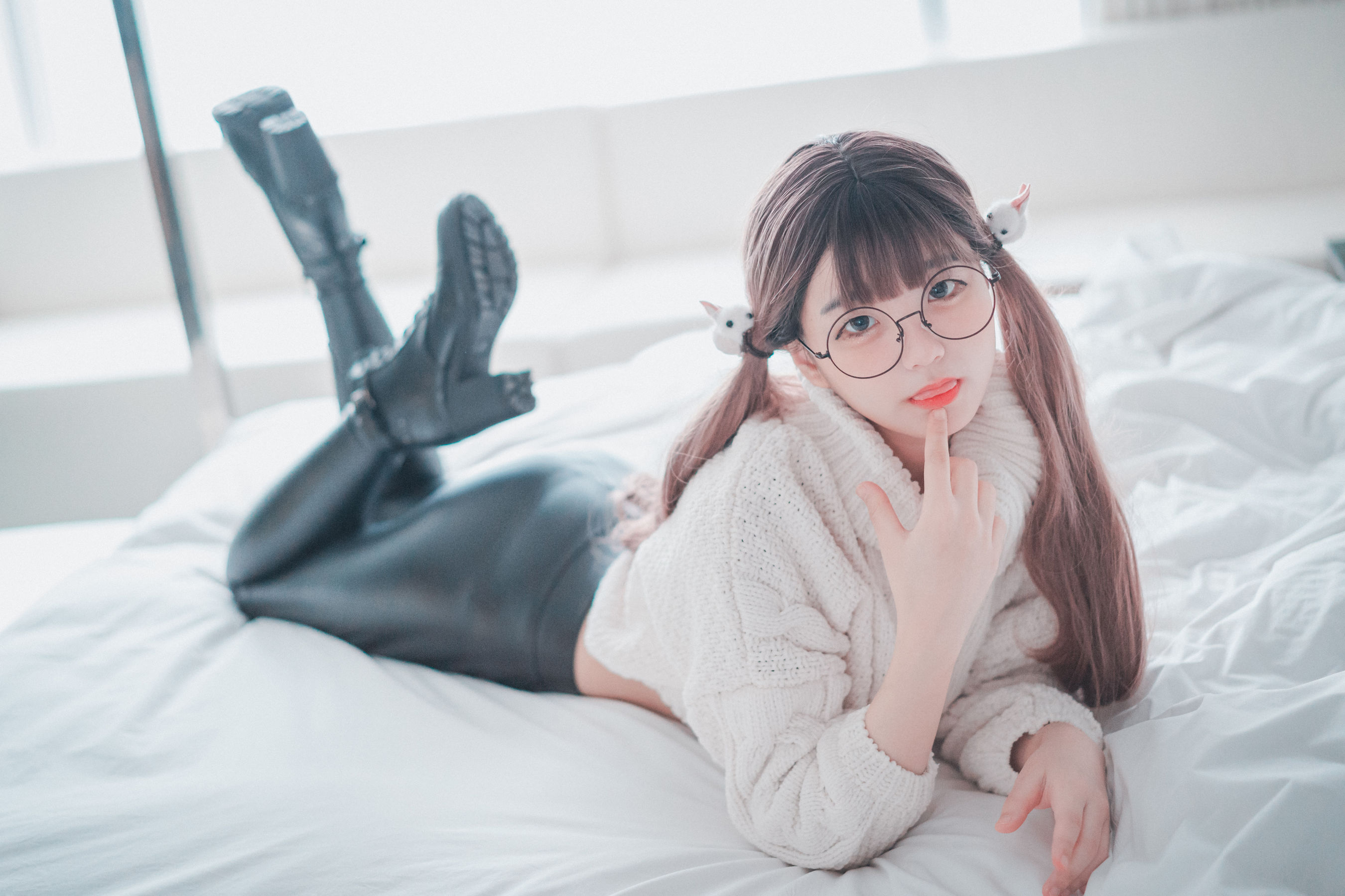 Jenny - Loose and Tight White-图9