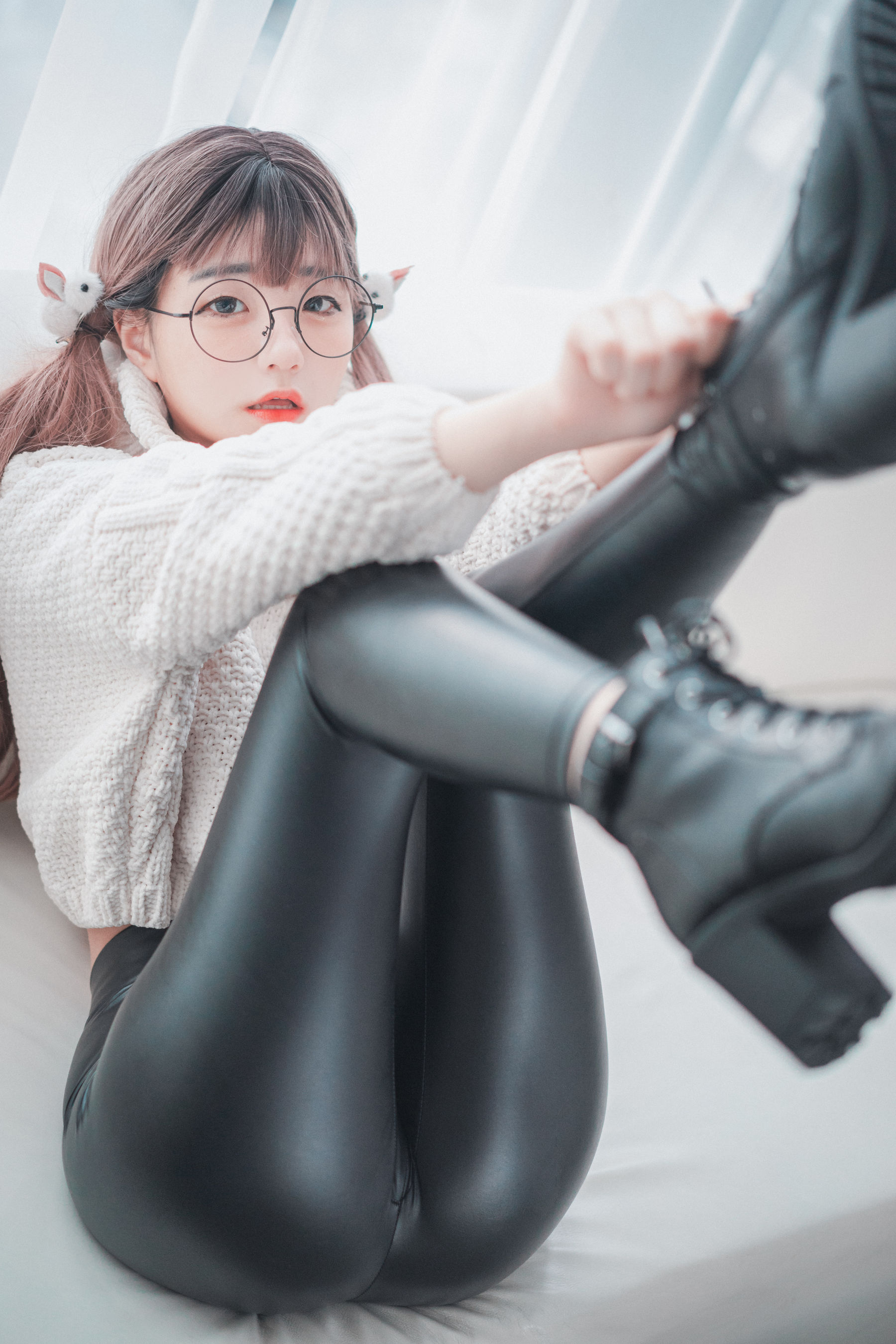 Jenny - Loose and Tight White-图16