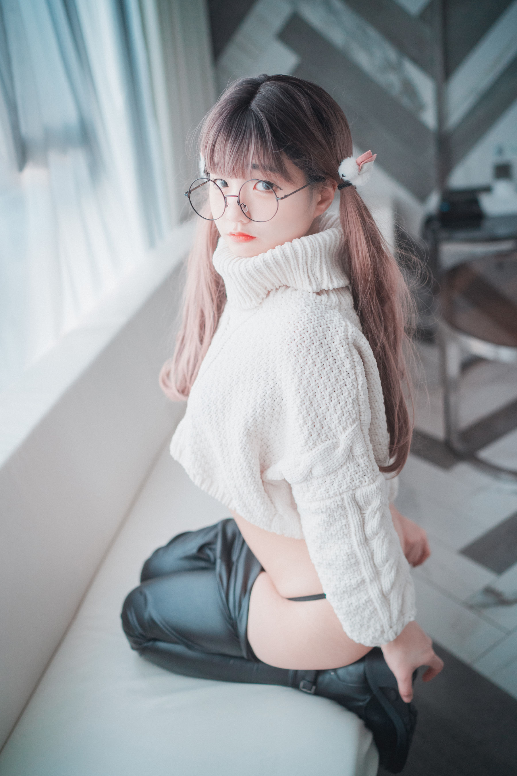 Jenny - Loose and Tight White-图27