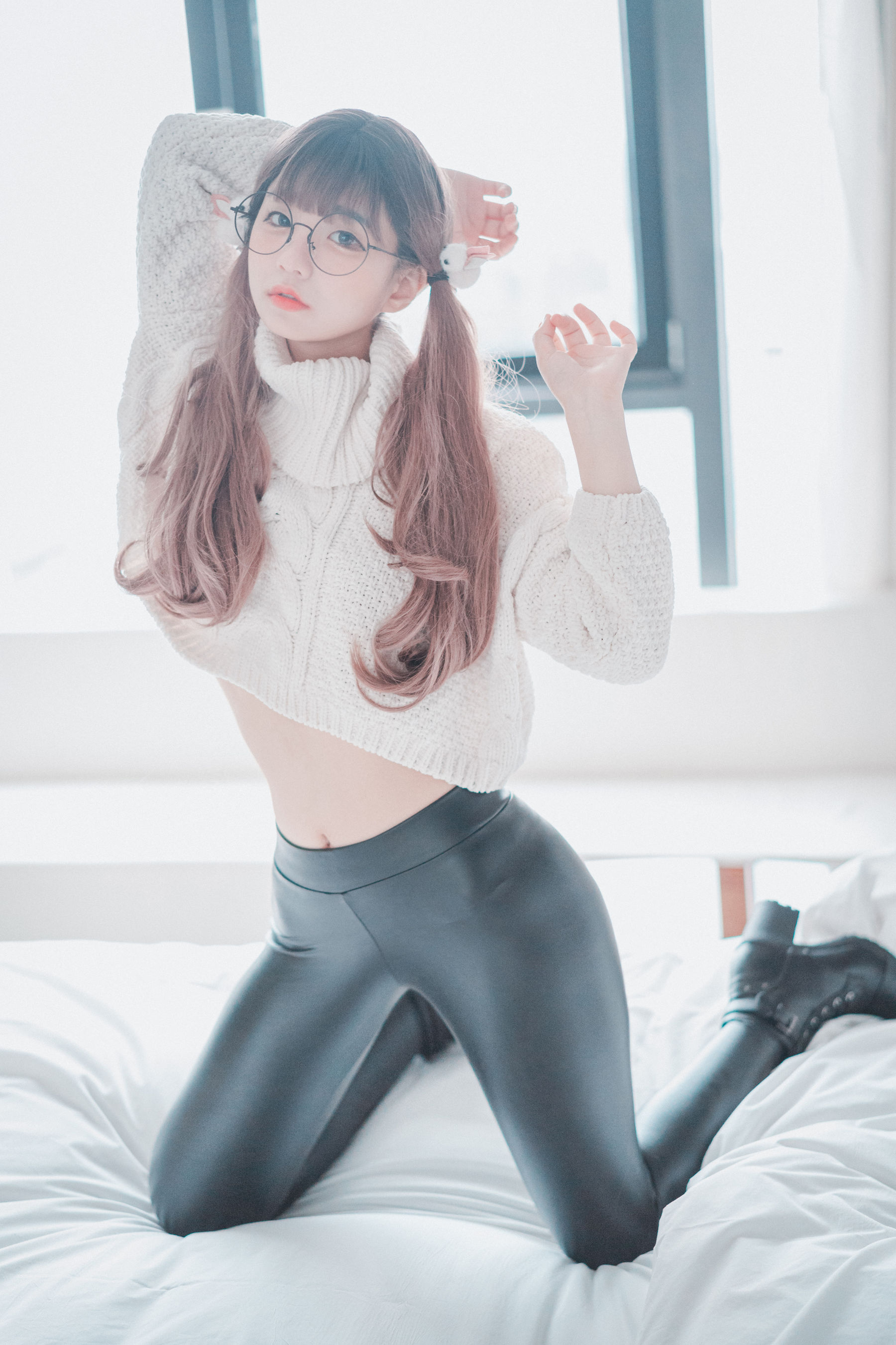 Jenny - Loose and Tight White-图4