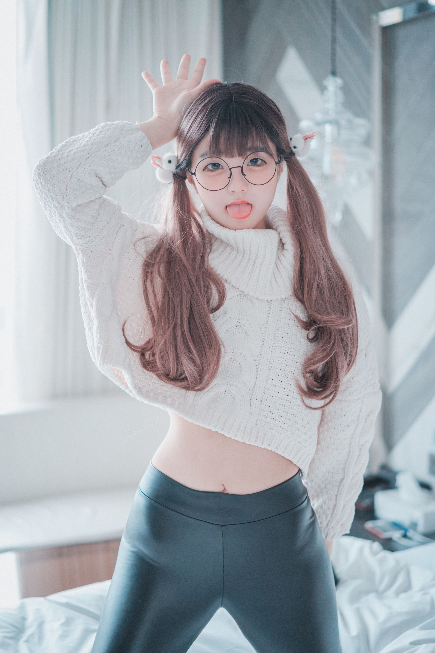 Jenny - Loose and Tight White-图5