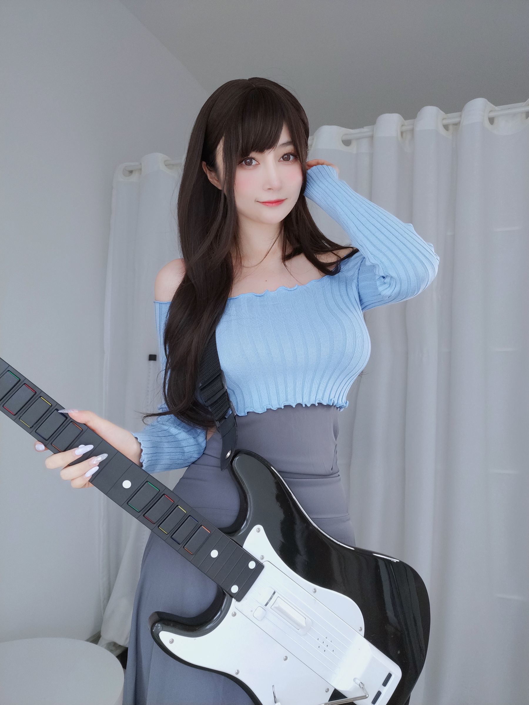 Coser小姐姐白银 - 吉他妹妹-图0
