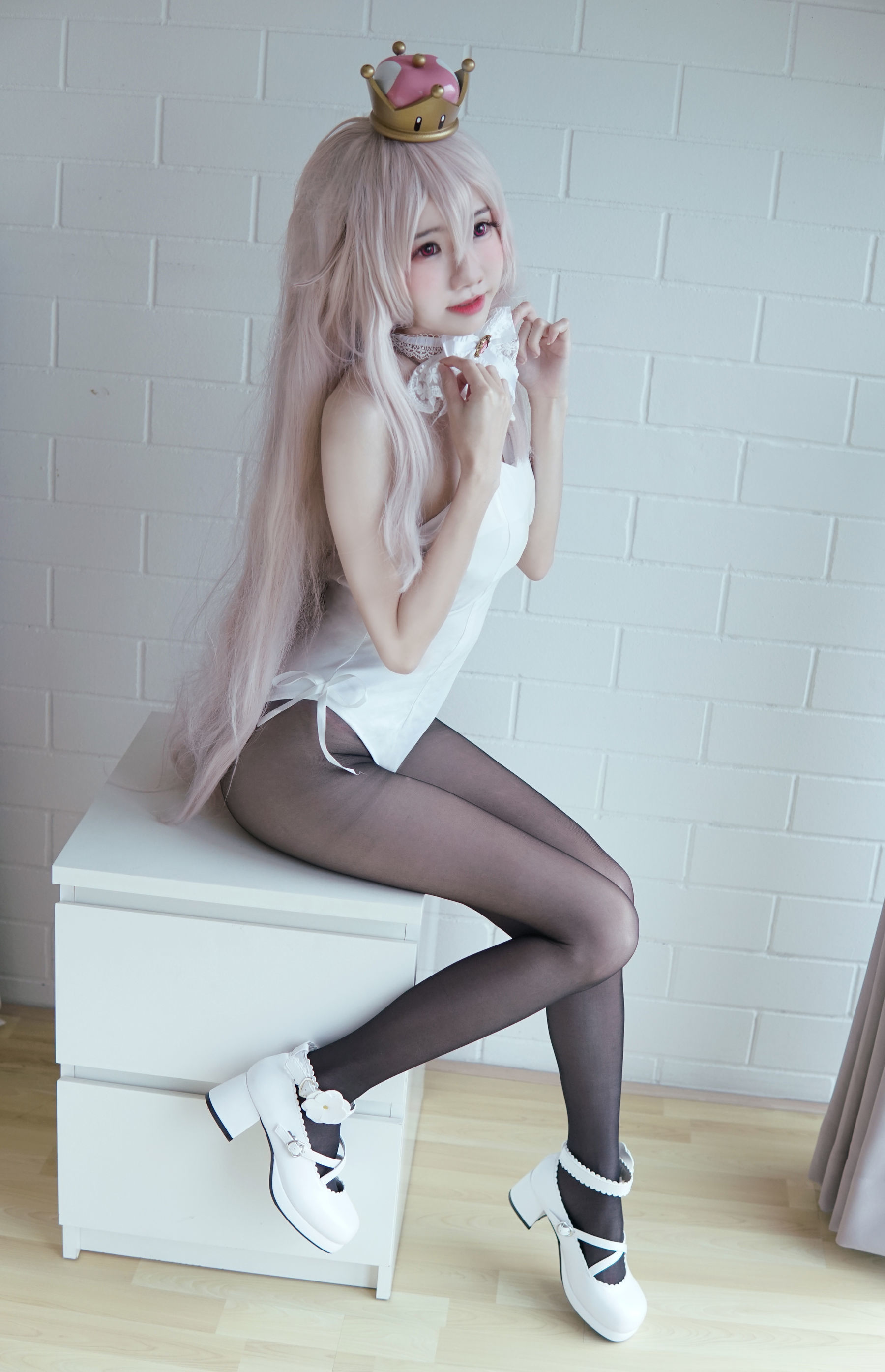 Sally Dorasnow - Super Crown Boo-图4