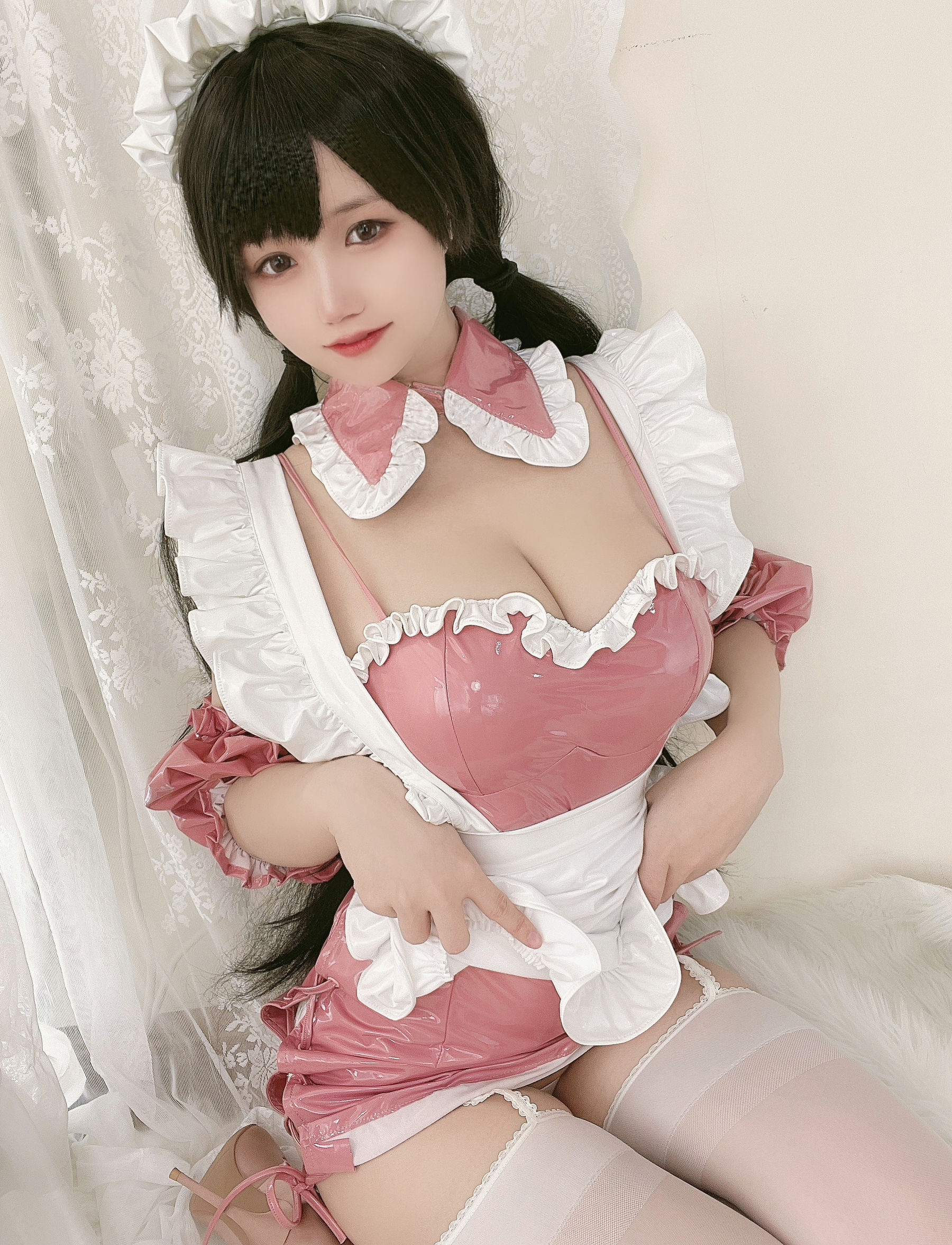 动漫博主小仓千代w - 粉色漆皮女仆-图2