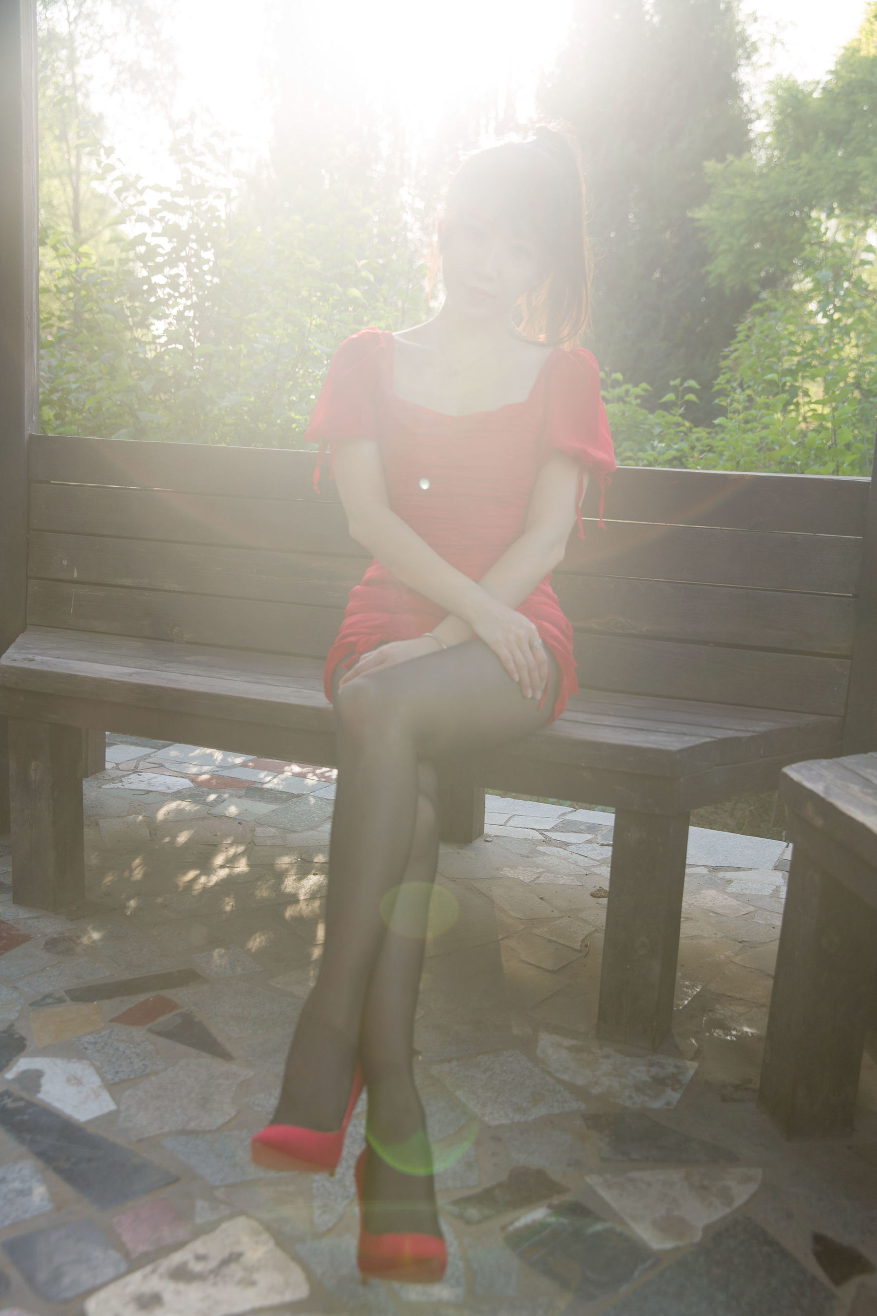 斗鱼主播小女巫露娜 - 户外小红裙-图4
