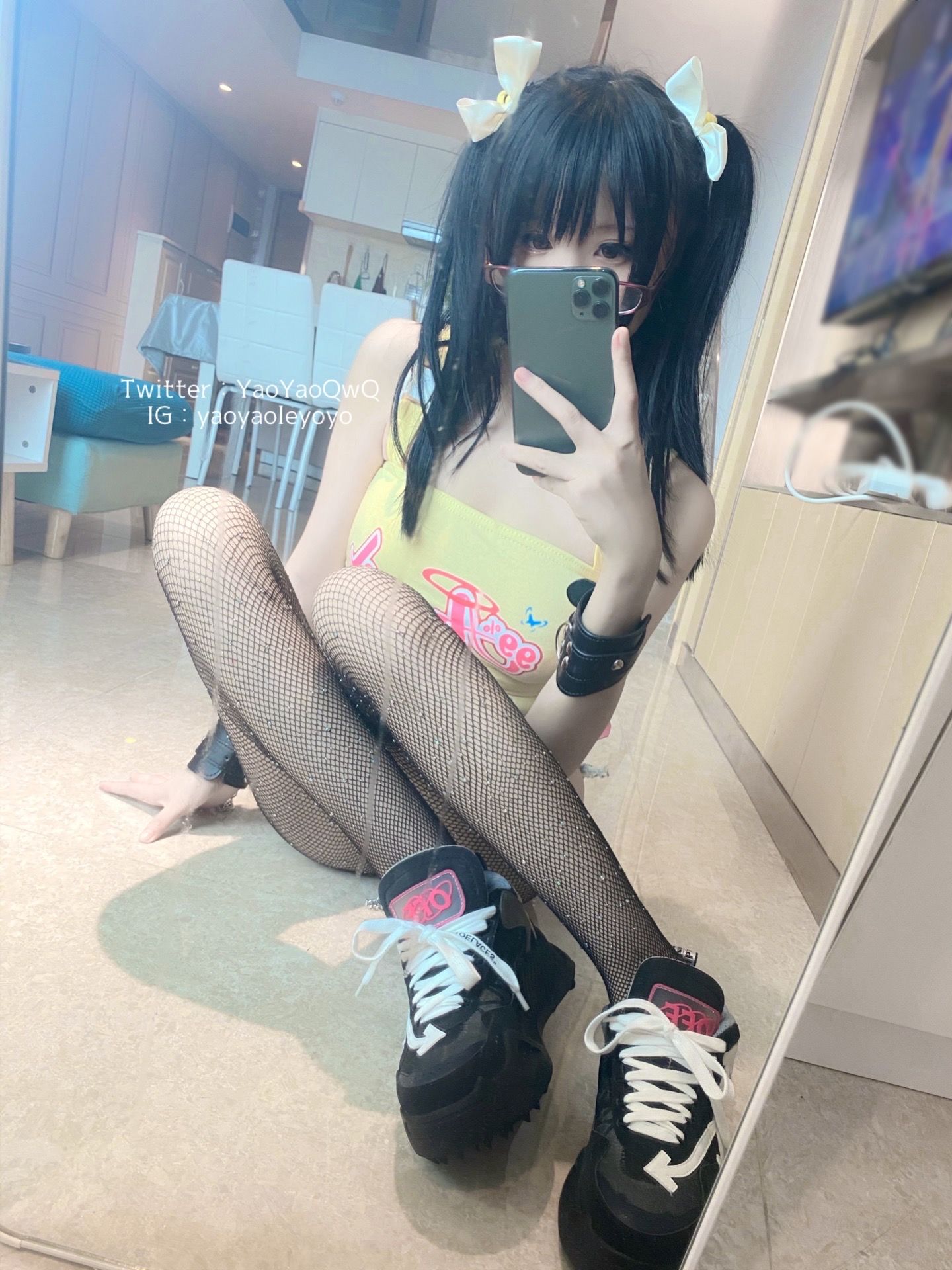 萌妹子Coser摇摇乐yoyo fantia まず自分撮りを見る…… (2021-8.23)-图24