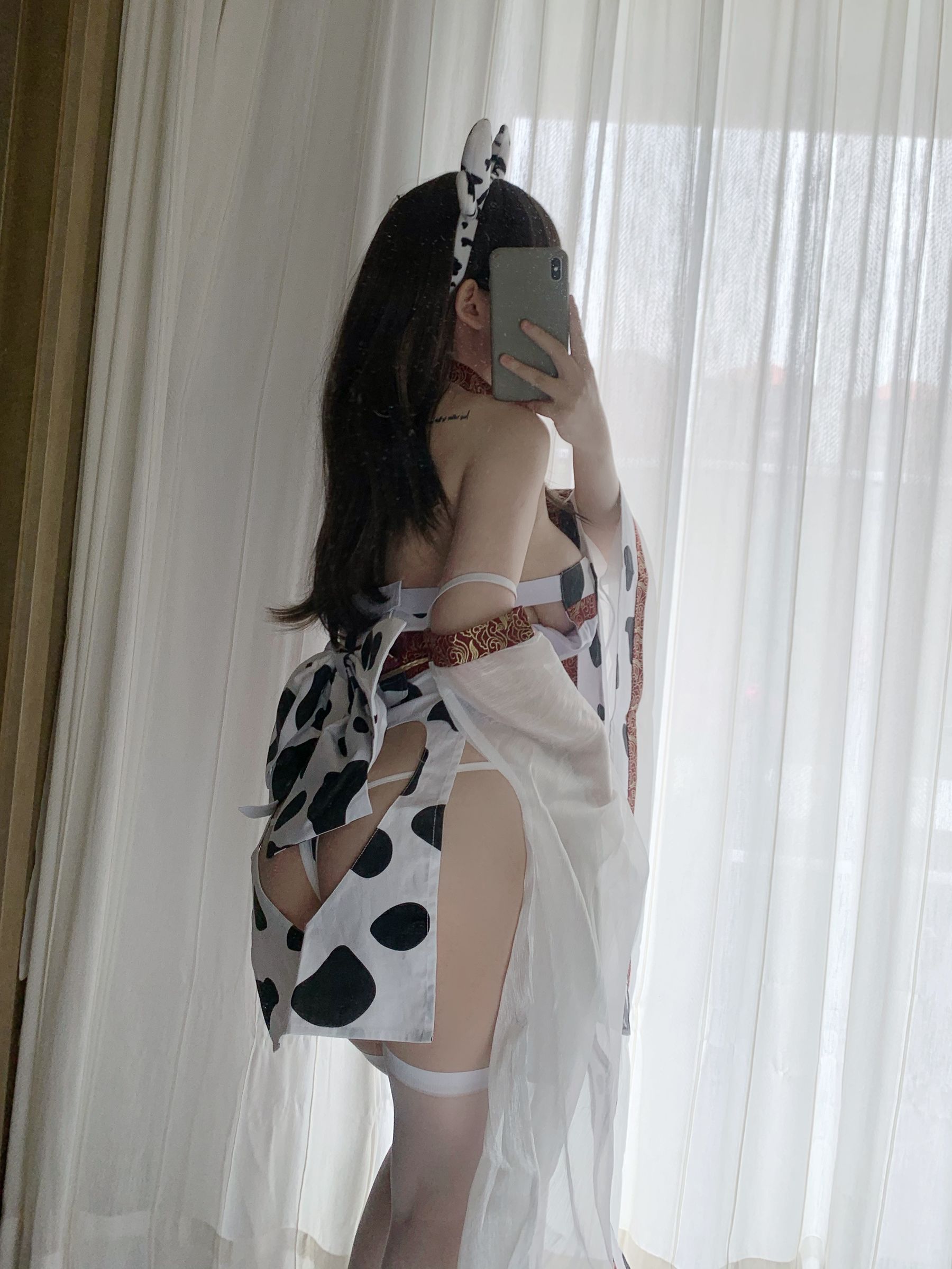 蜜桃少女是依酱呀 - 牛牛和服-图1
