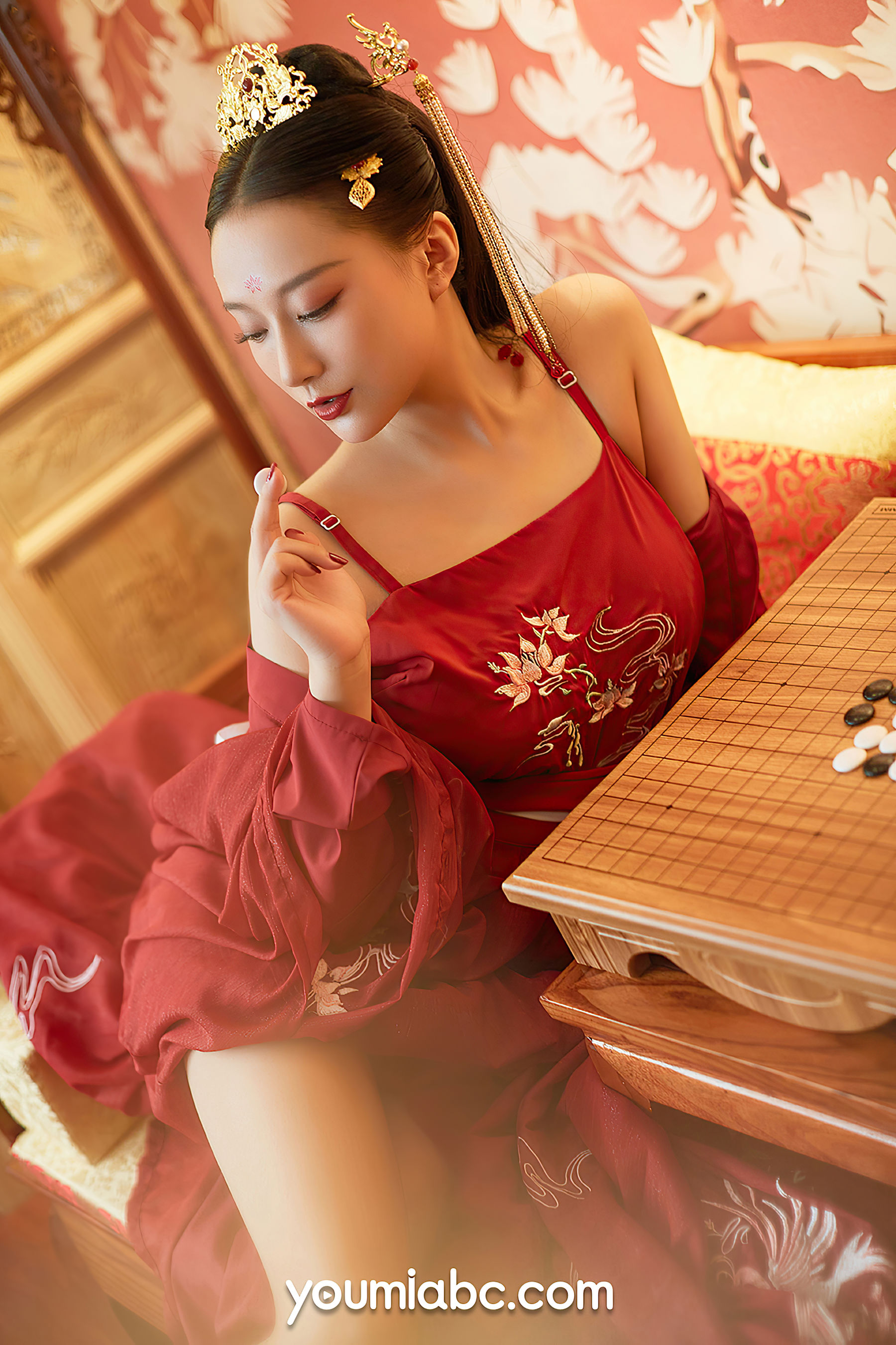 何嘉颖 盛世红颜-图8