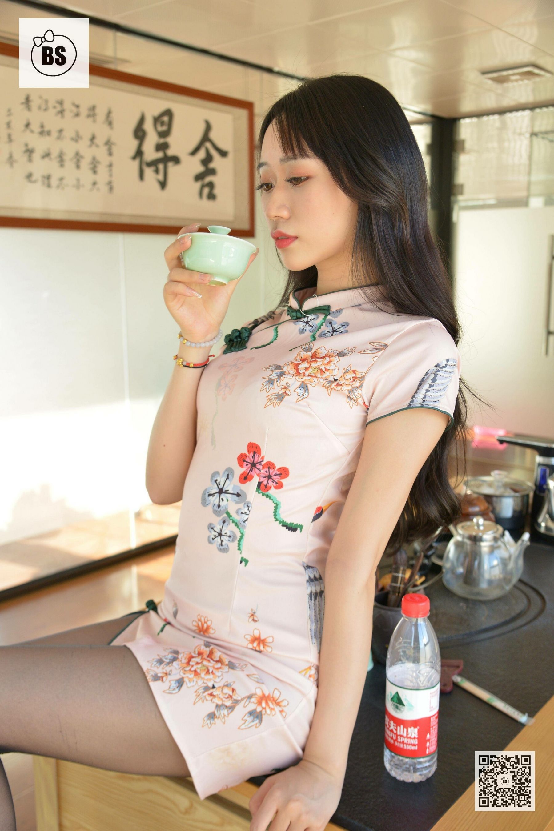 MX014 美西 新来的女助理4-图18