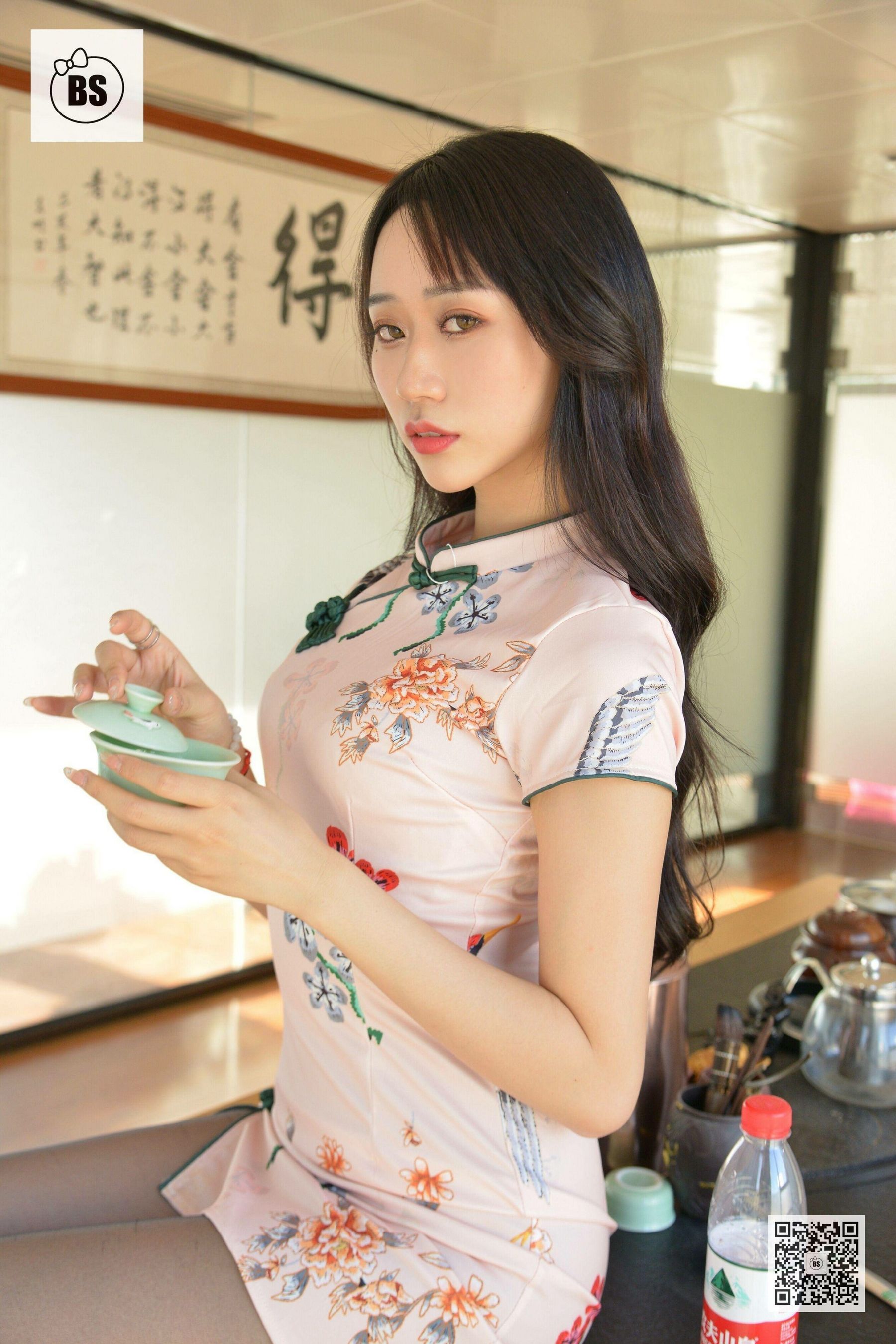 MX014 美西 新来的女助理4-图1