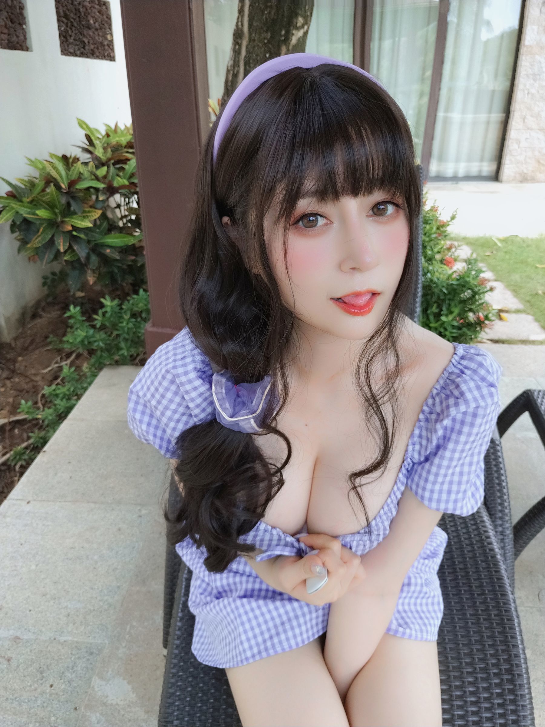 Coser小姐姐白银 - 夏日的格子连衣裙-图0