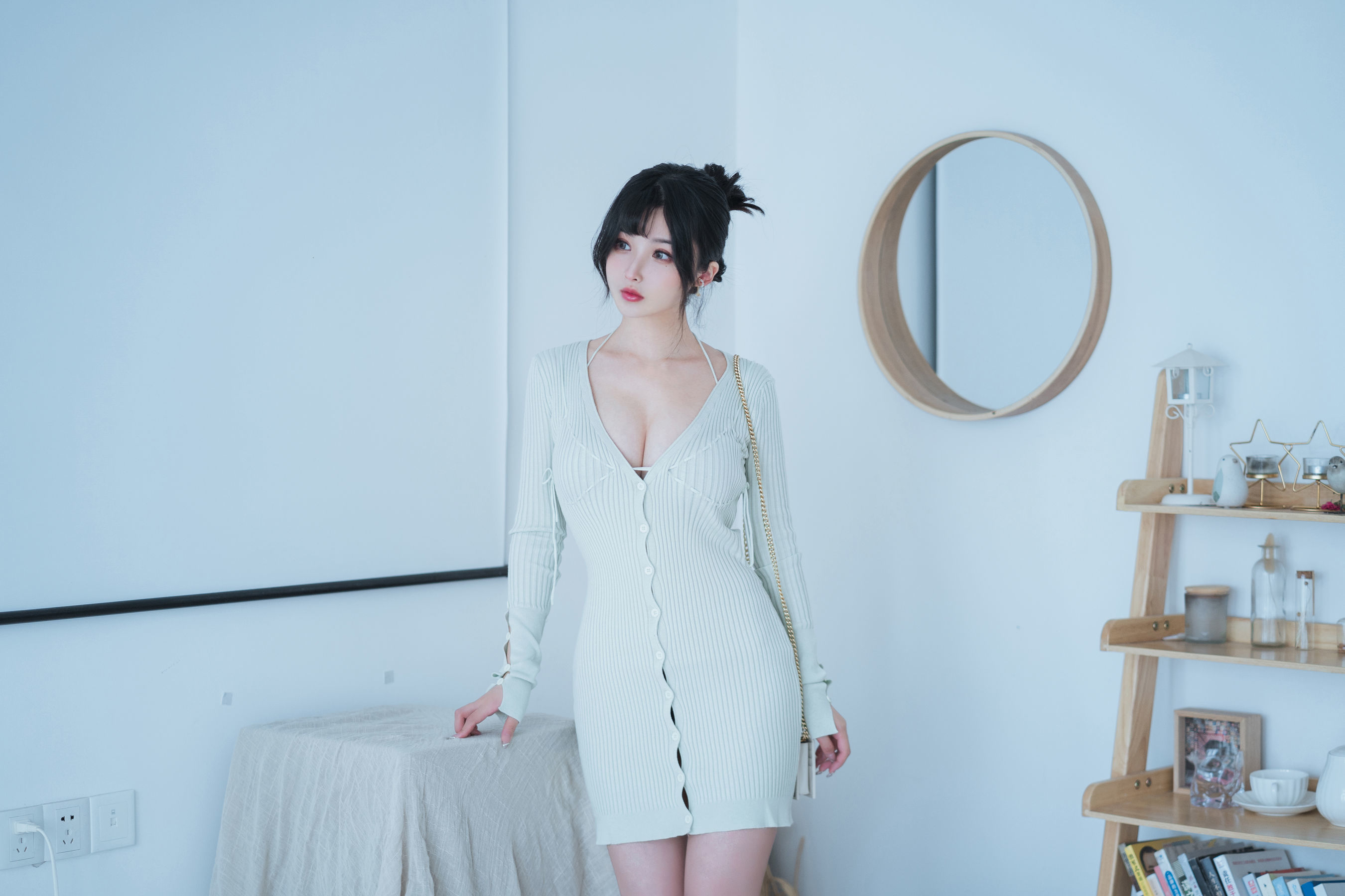 COS福利rioko凉凉子 - 人妻毛衣-图1