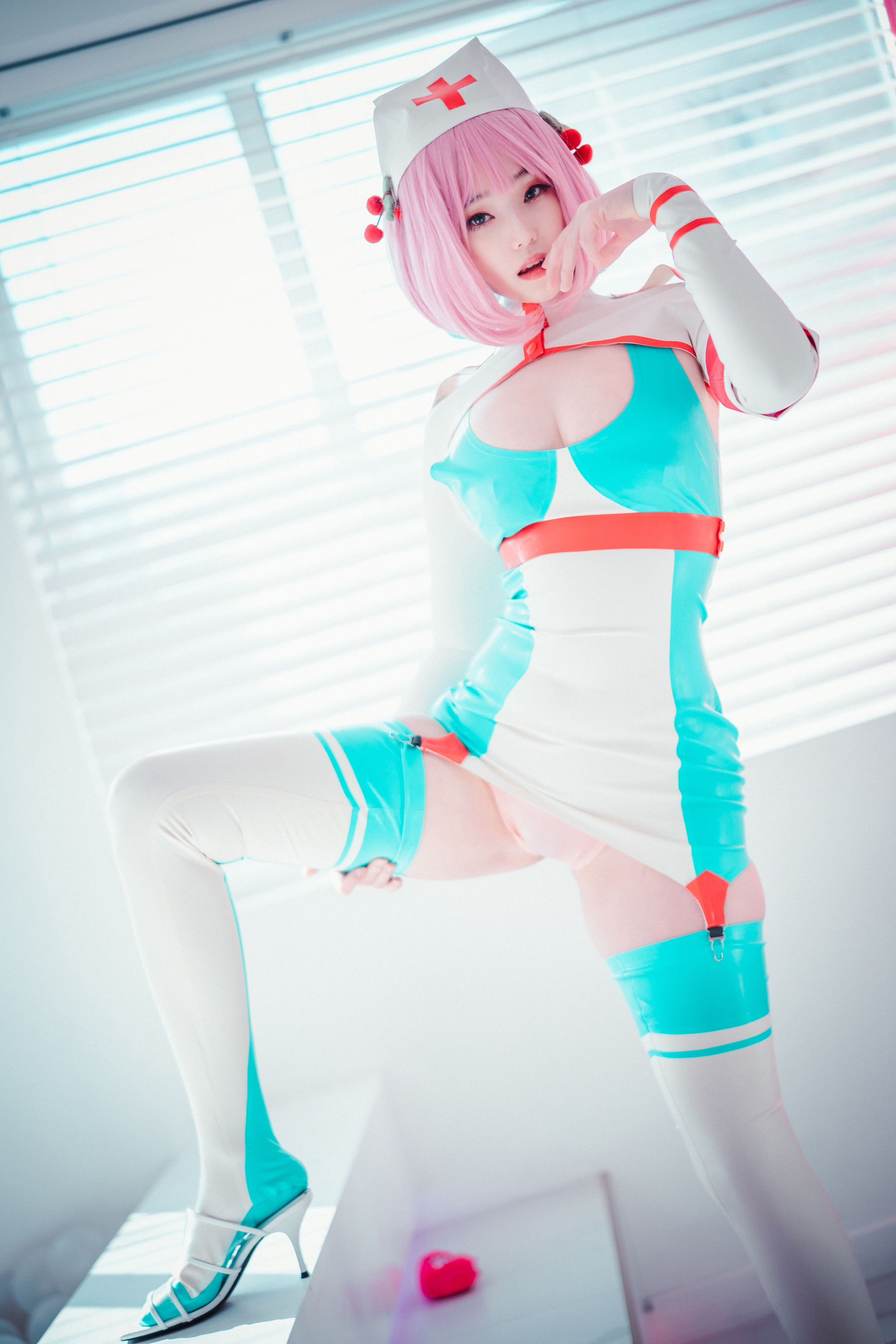 BamBi - Cling To Latex-图10