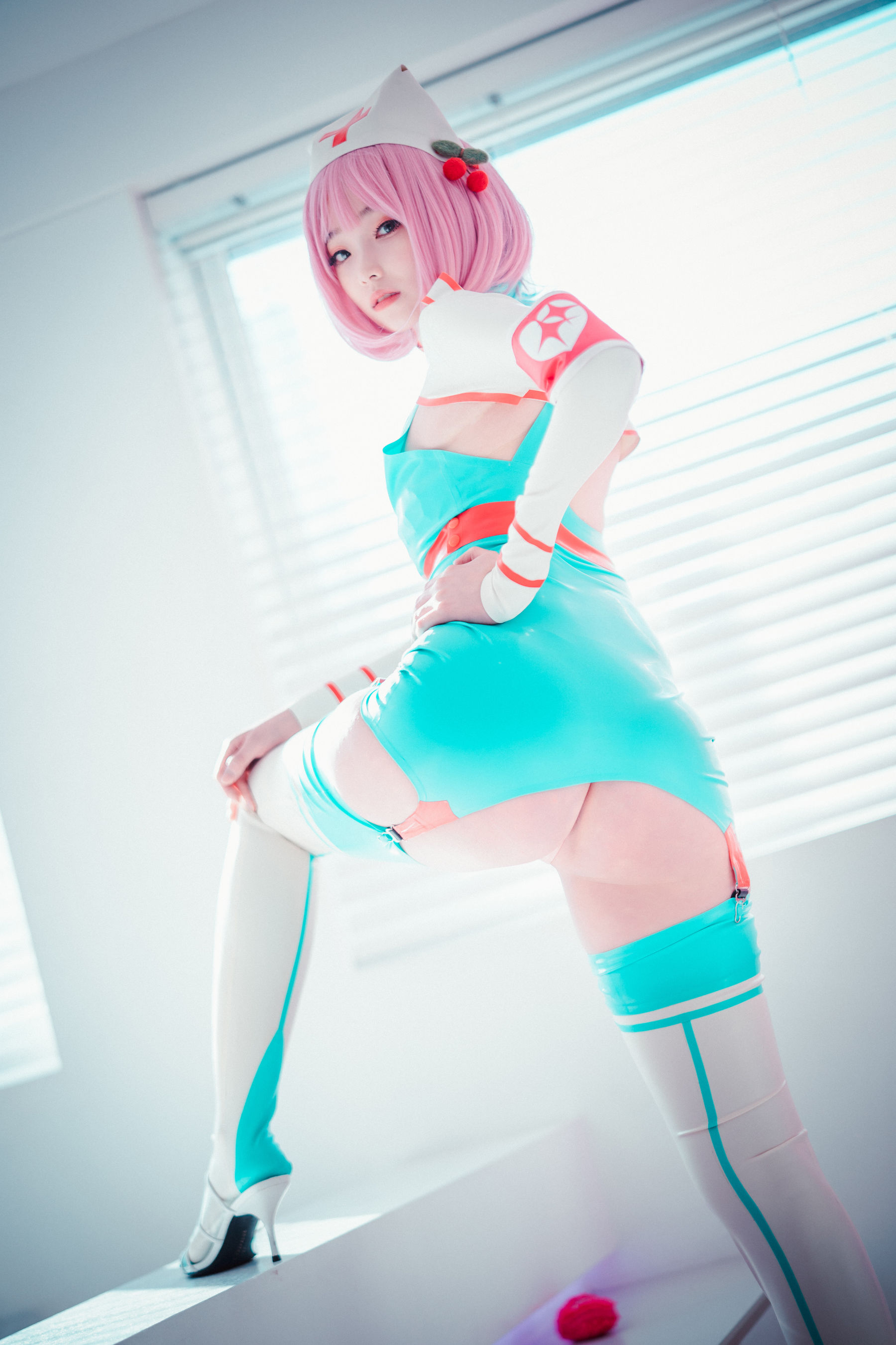 BamBi - Cling To Latex-图11