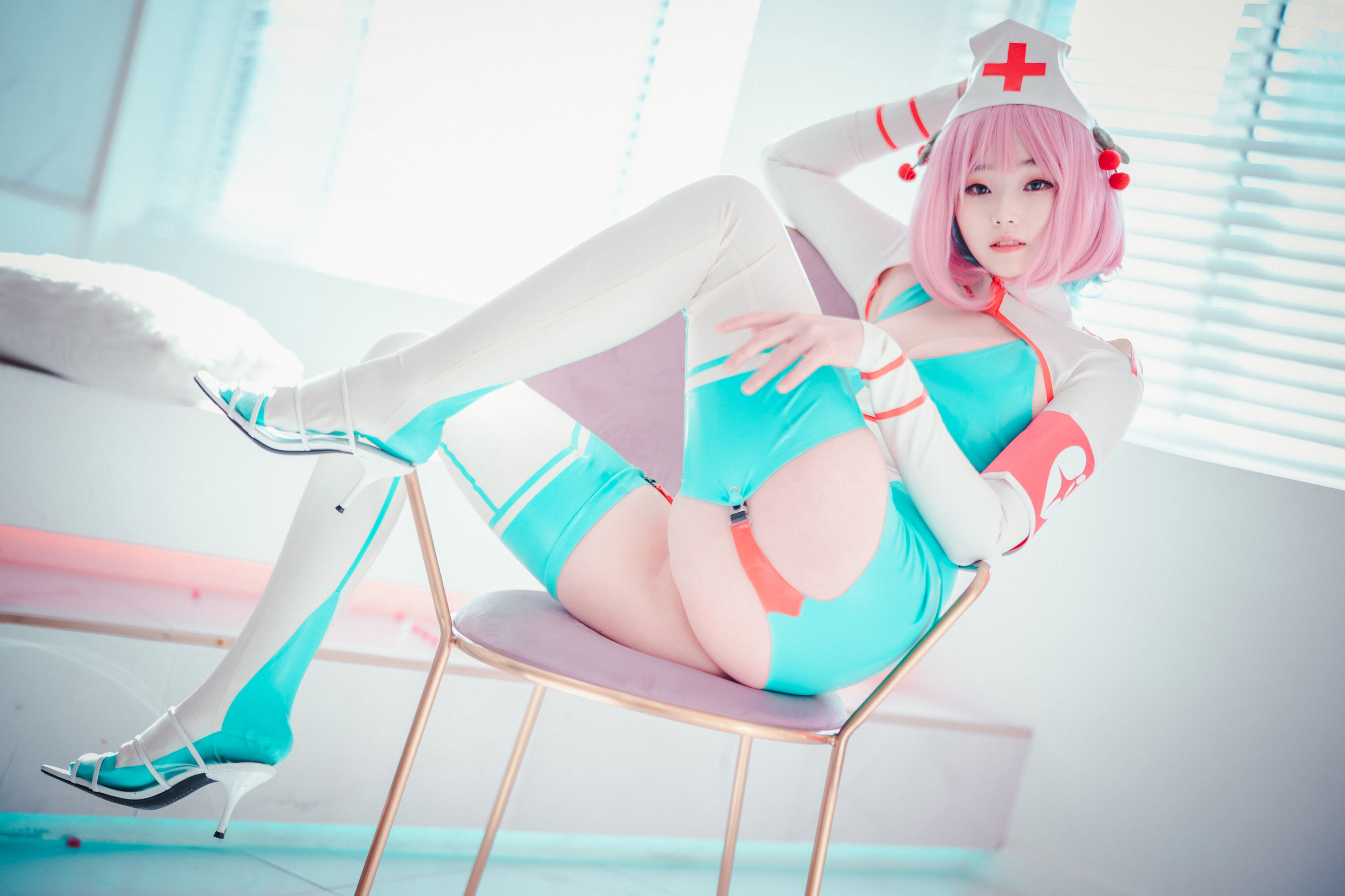 BamBi - Cling To Latex-图19